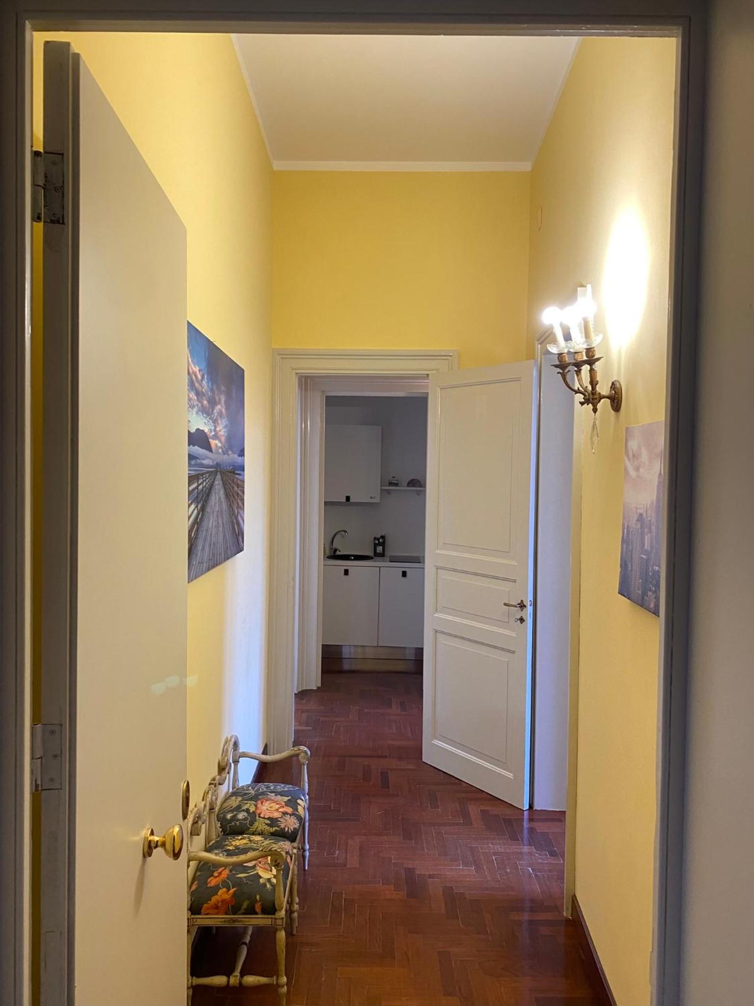One-Bedroom Apartment photo 1