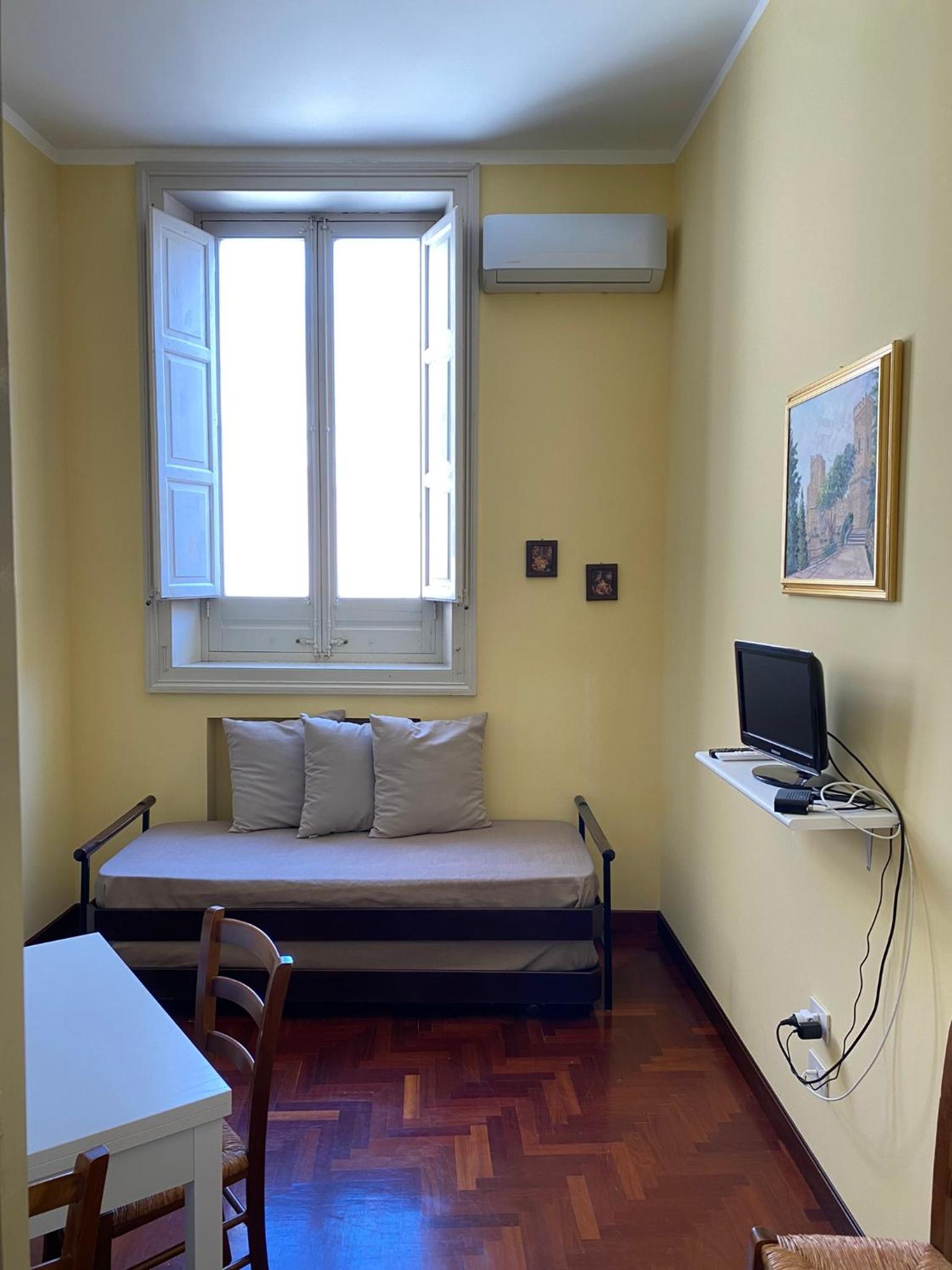 One-Bedroom Apartment photo 3