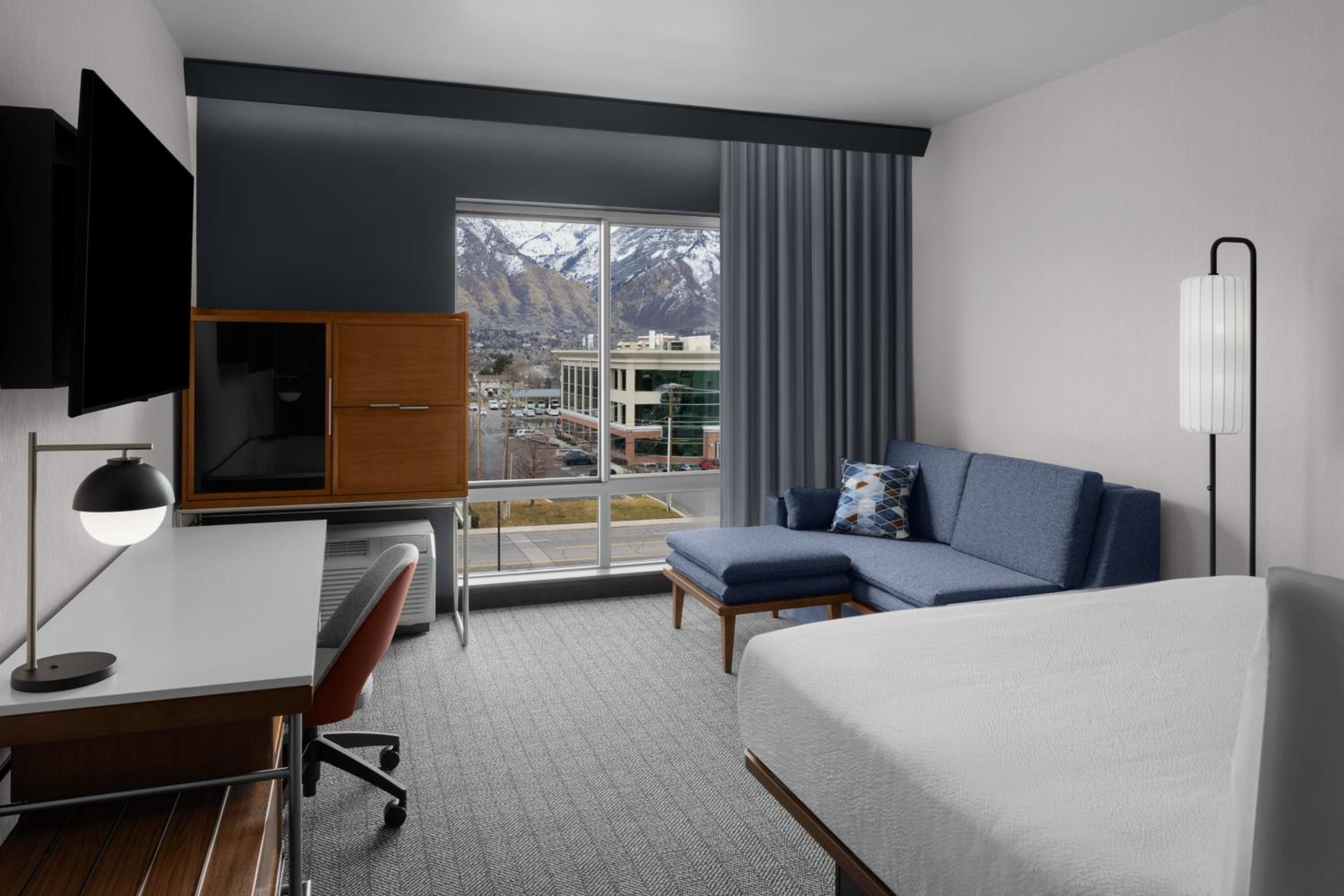 King Room with Sofa Bed and Mountain View - Photo 8