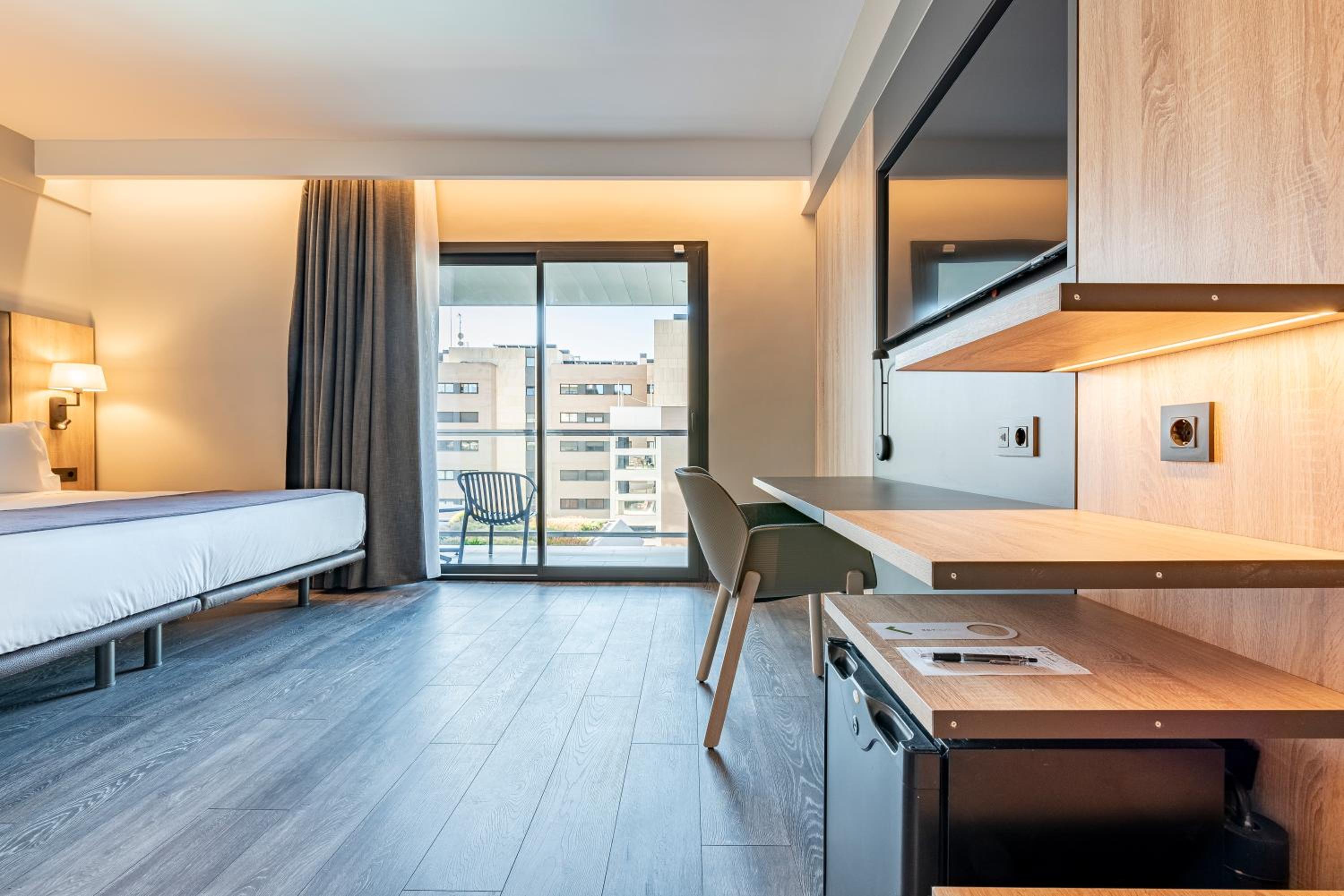 Double Room with Swimming Pool View and Terrace  photo 2