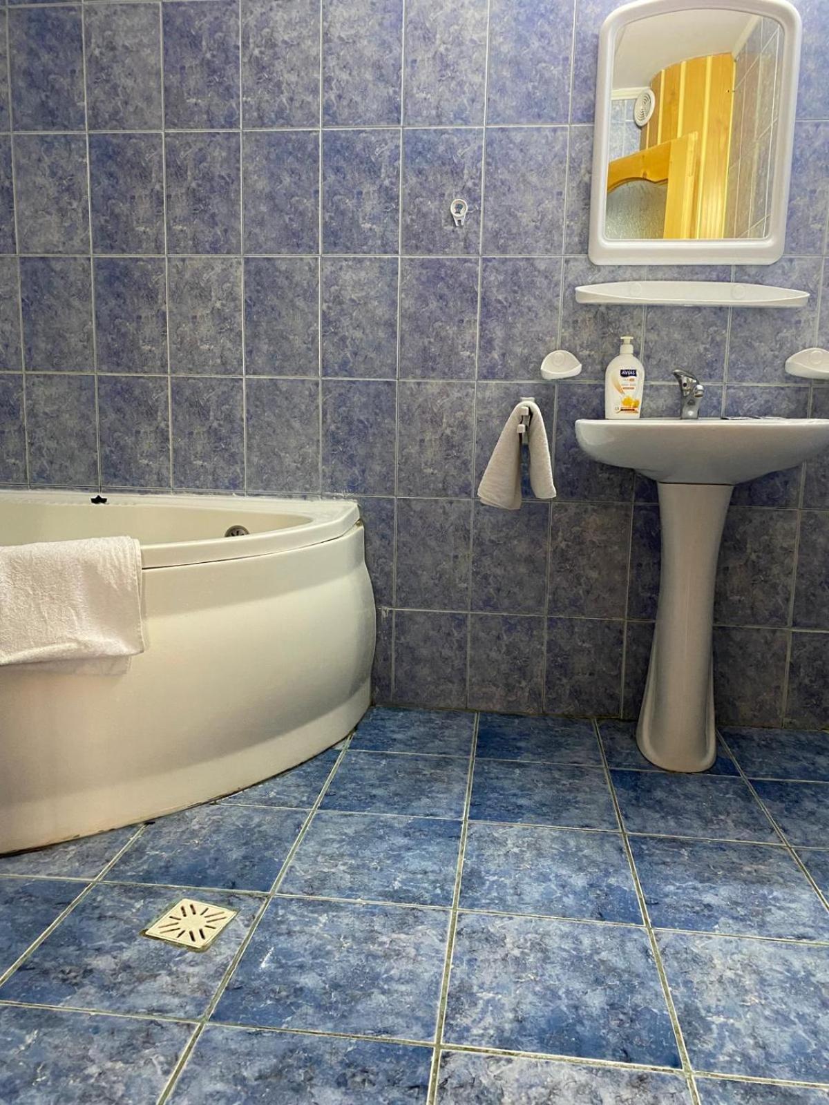 Standard Double Room with Shared Bathroom photo 2