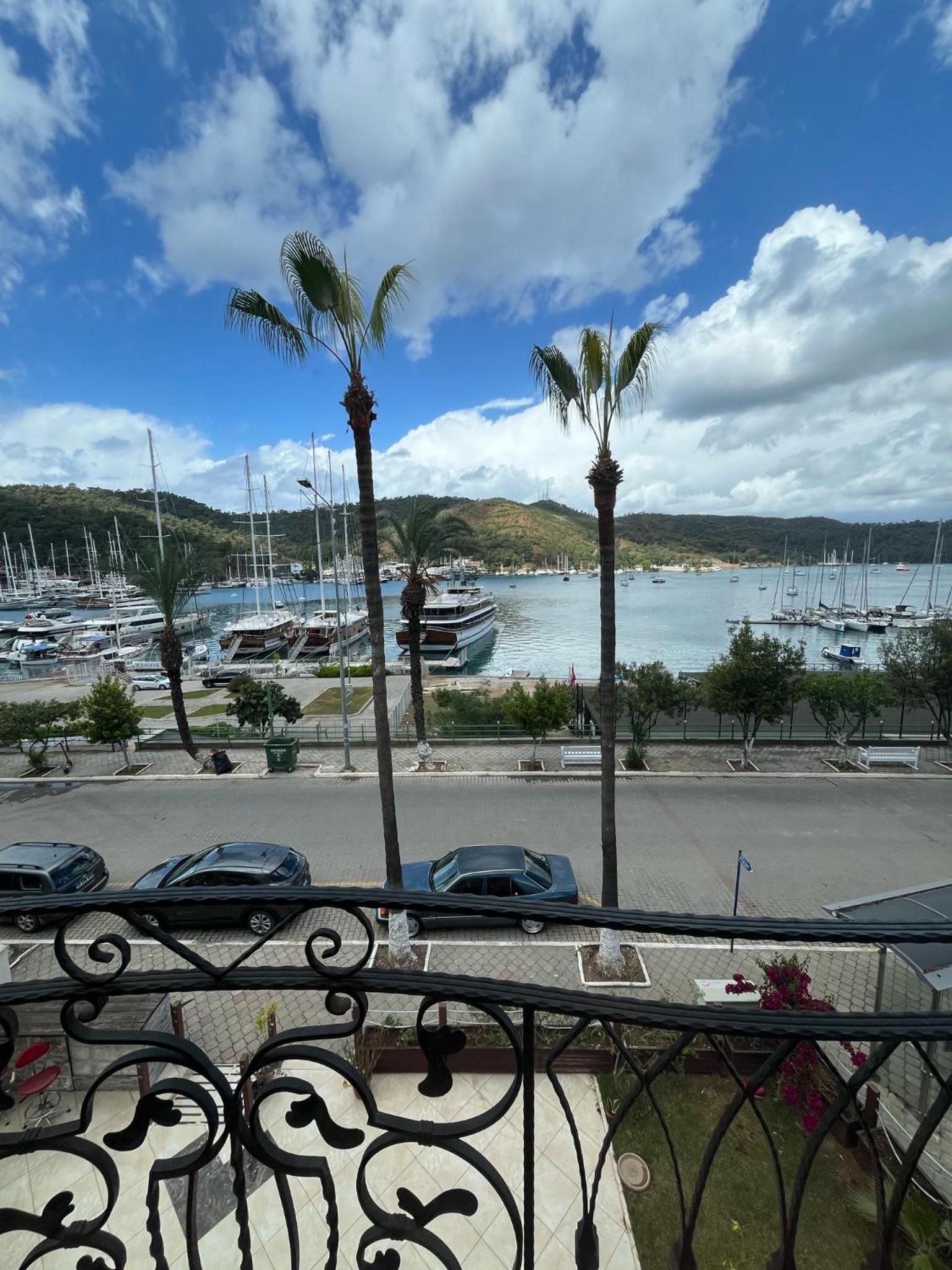 Deluxe Double Room with Balcony and Sea View - Photo 6
