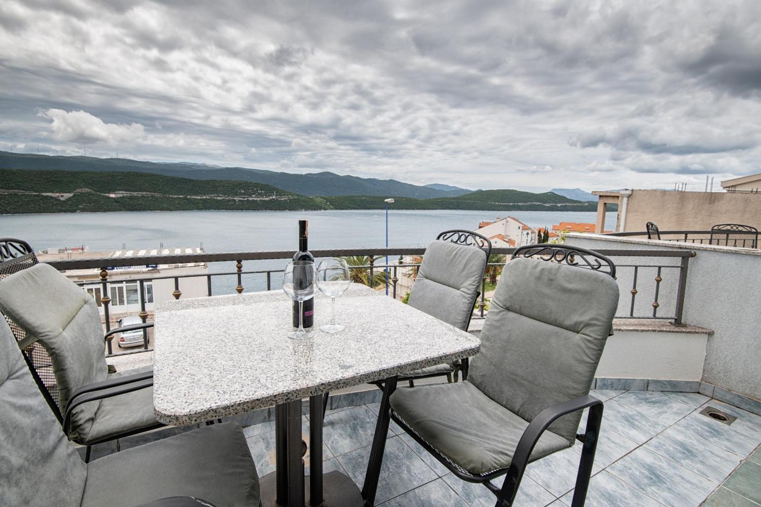 One Bedroom Apartment With Balcony And Sea View photo 3