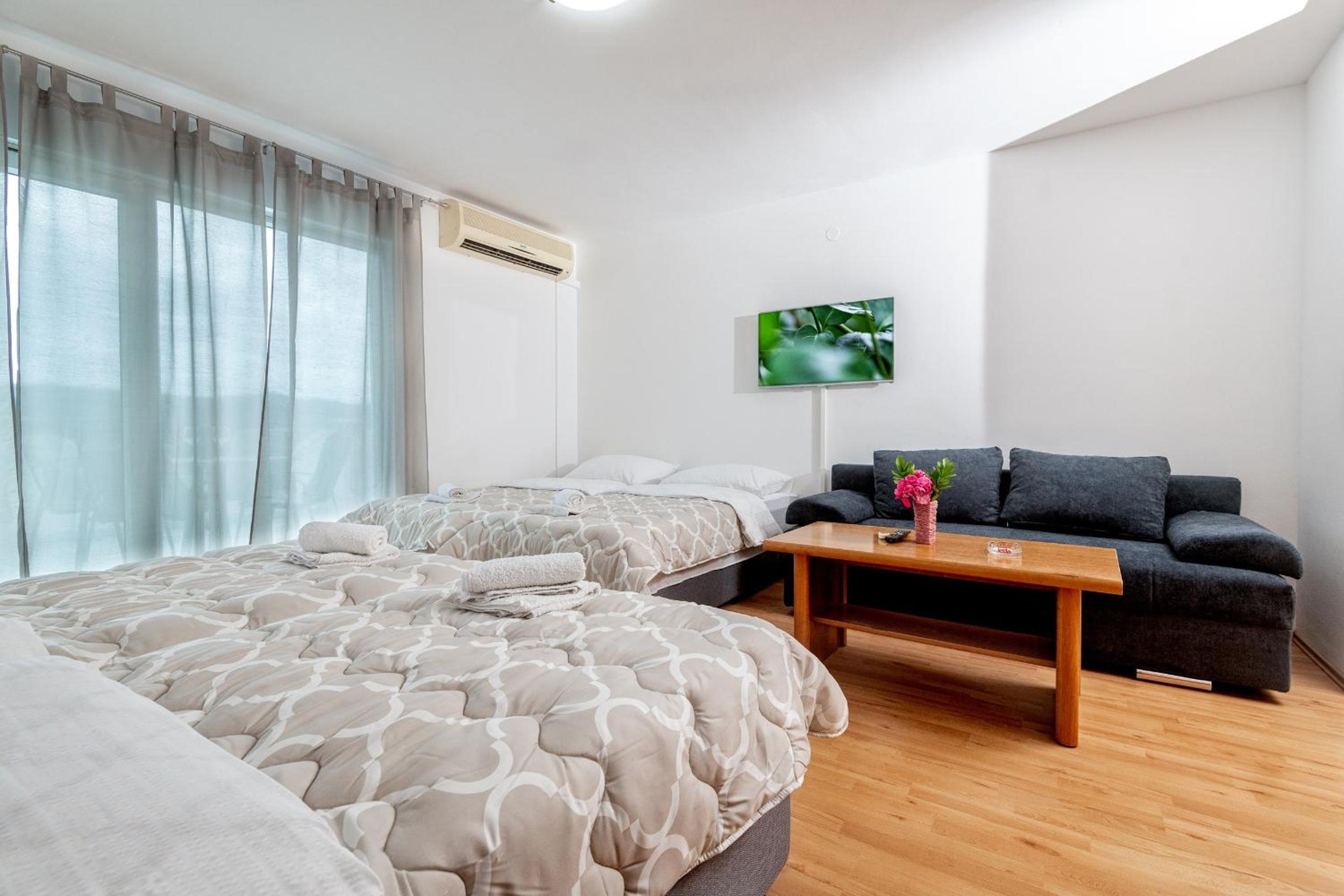 Studio Apartment With Balcony photo 1