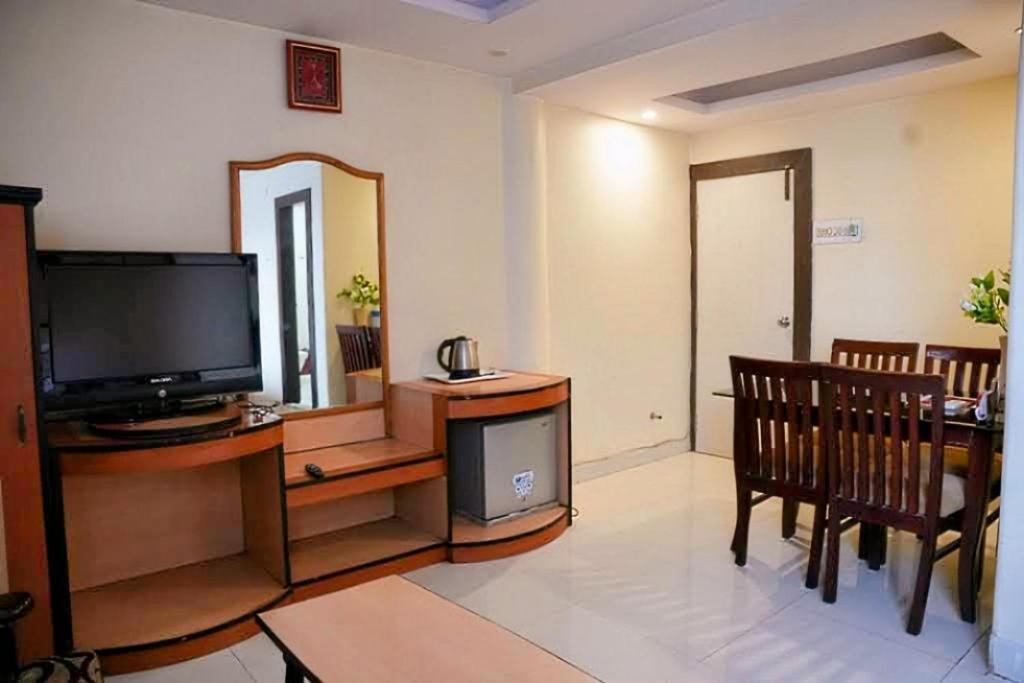 Deluxe King Room photo 1