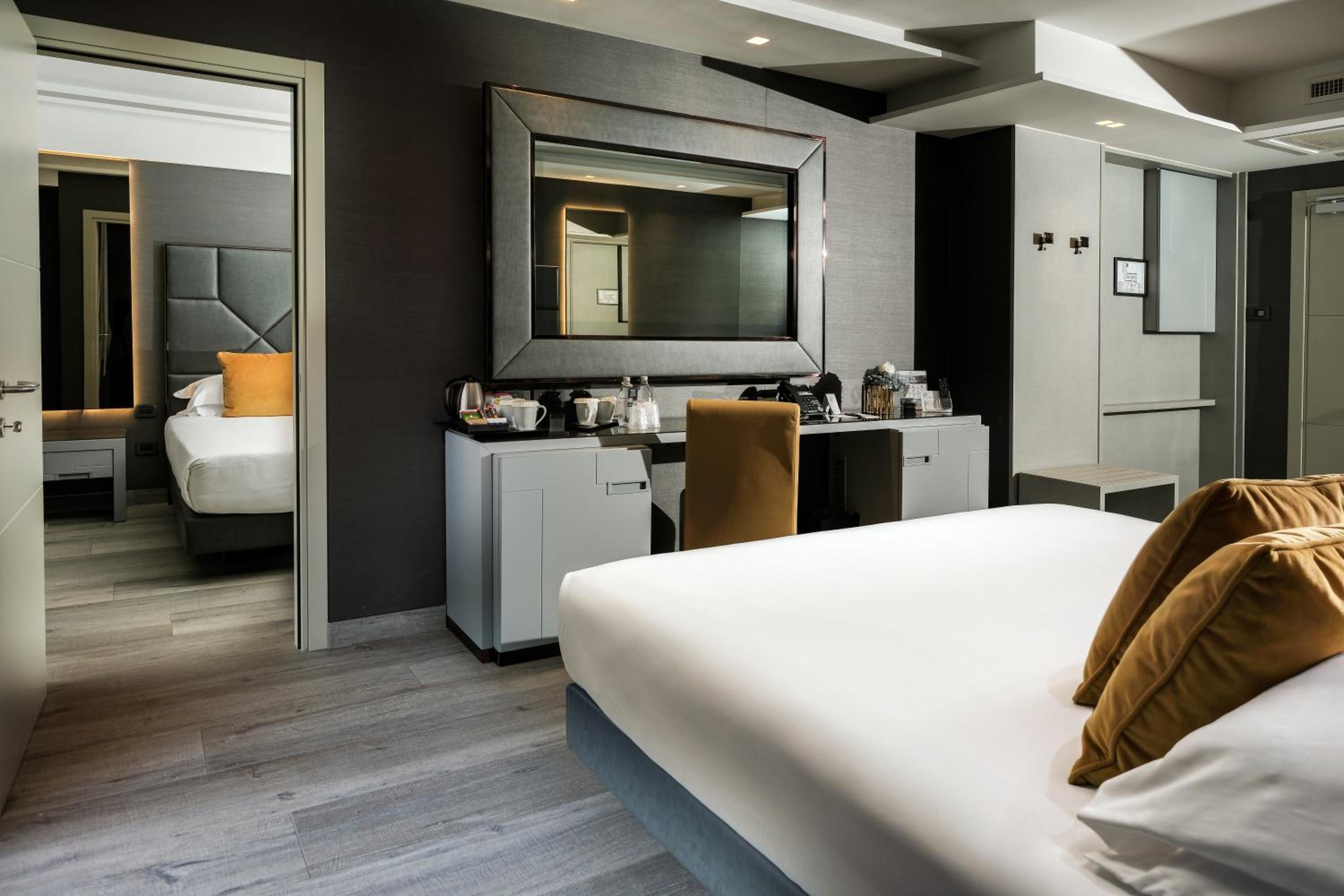 Luxury Quadruple Room - Photo 10