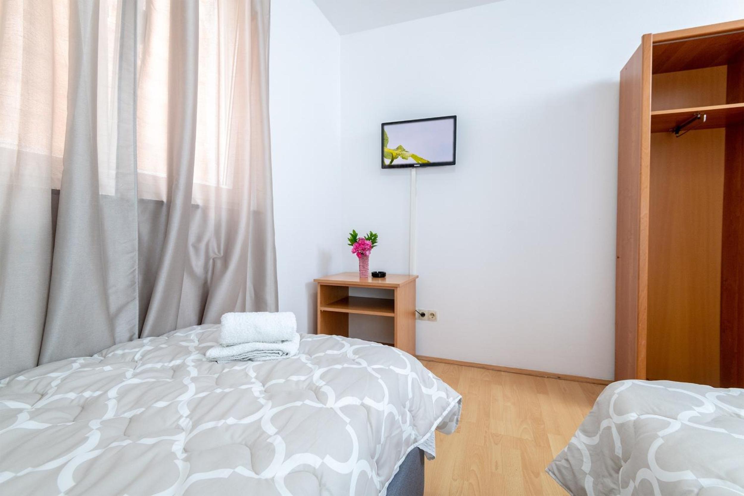 Studio Apartment photo 1