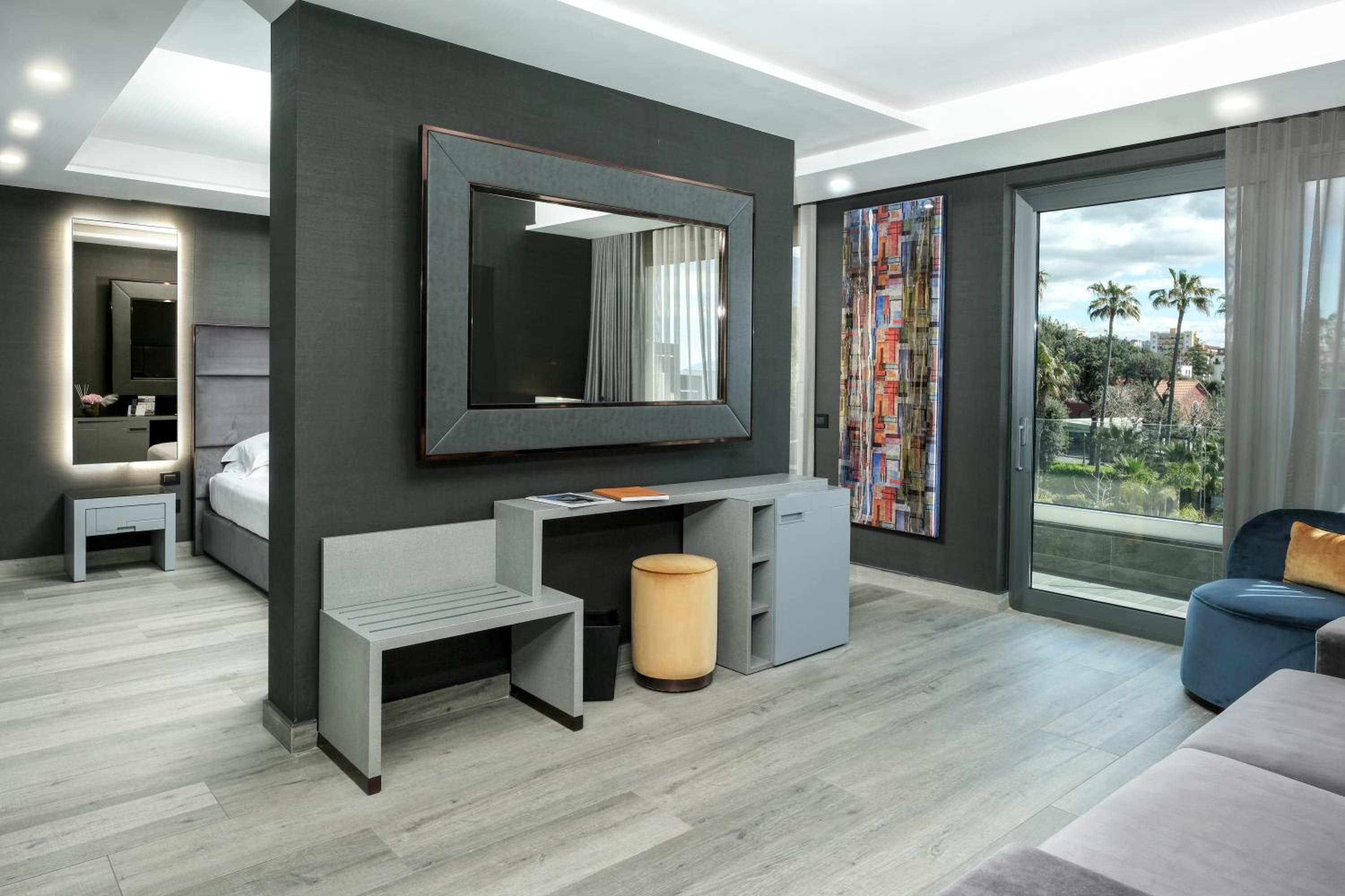 Junior Suite with Lateral Sea View - Photo 7
