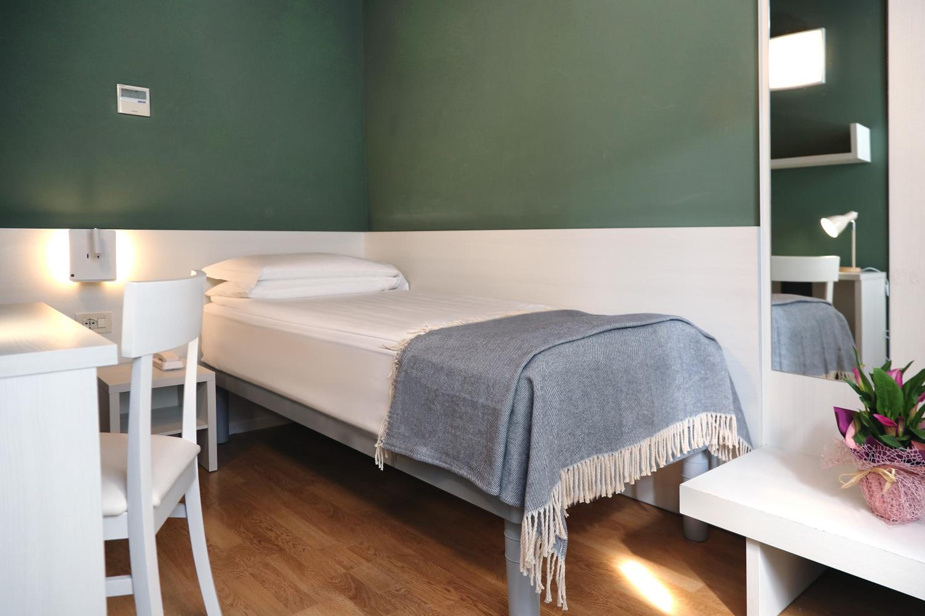 Single Room photo 1
