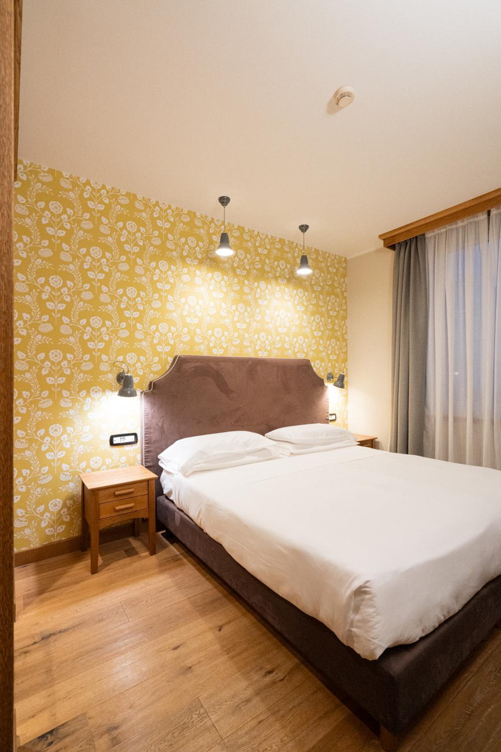 Classic Double or Twin Room - Photo 21