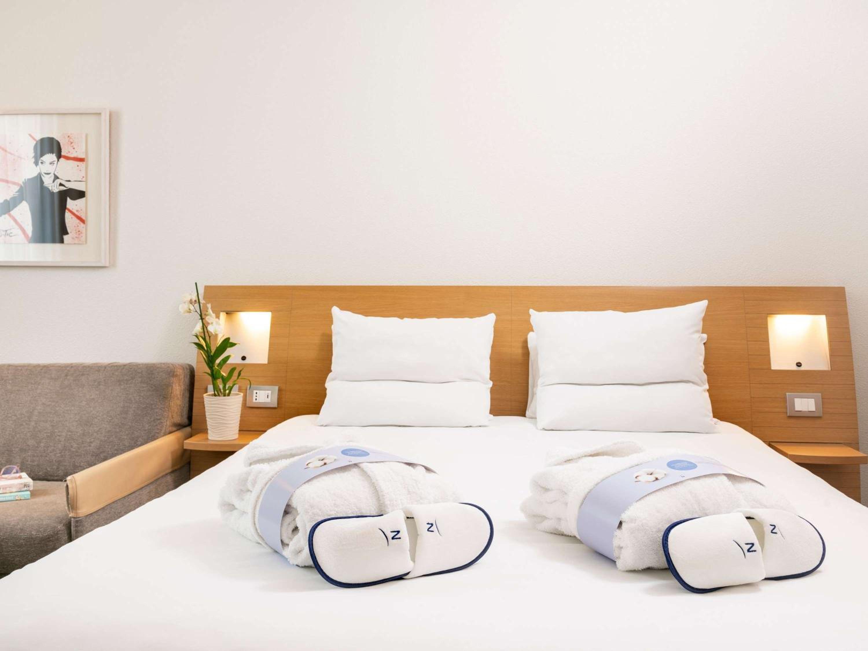 Executive Double Room with Sofa Bed - Photo 3