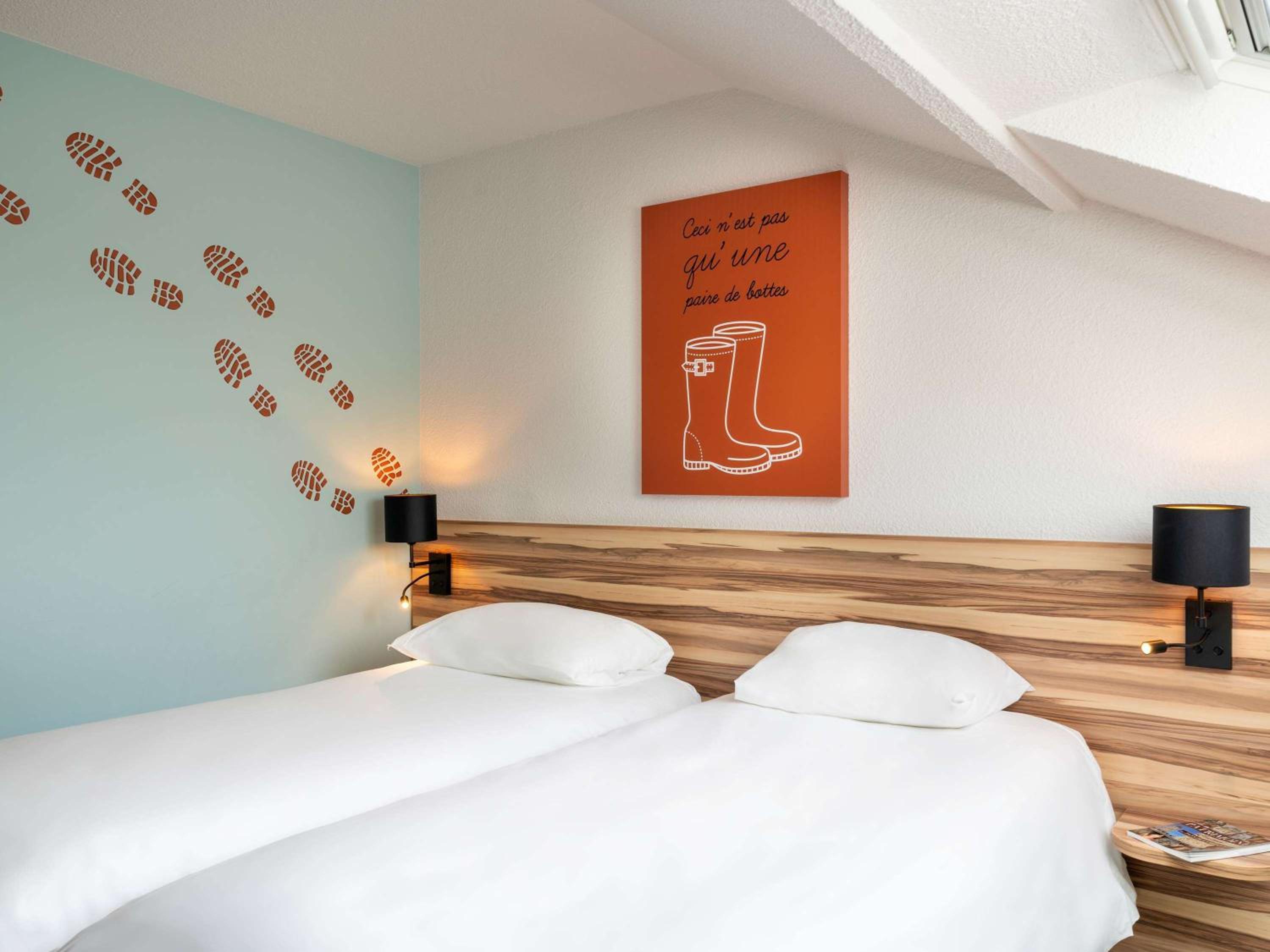 Standard Room with Two Single Beds - Photo 1
