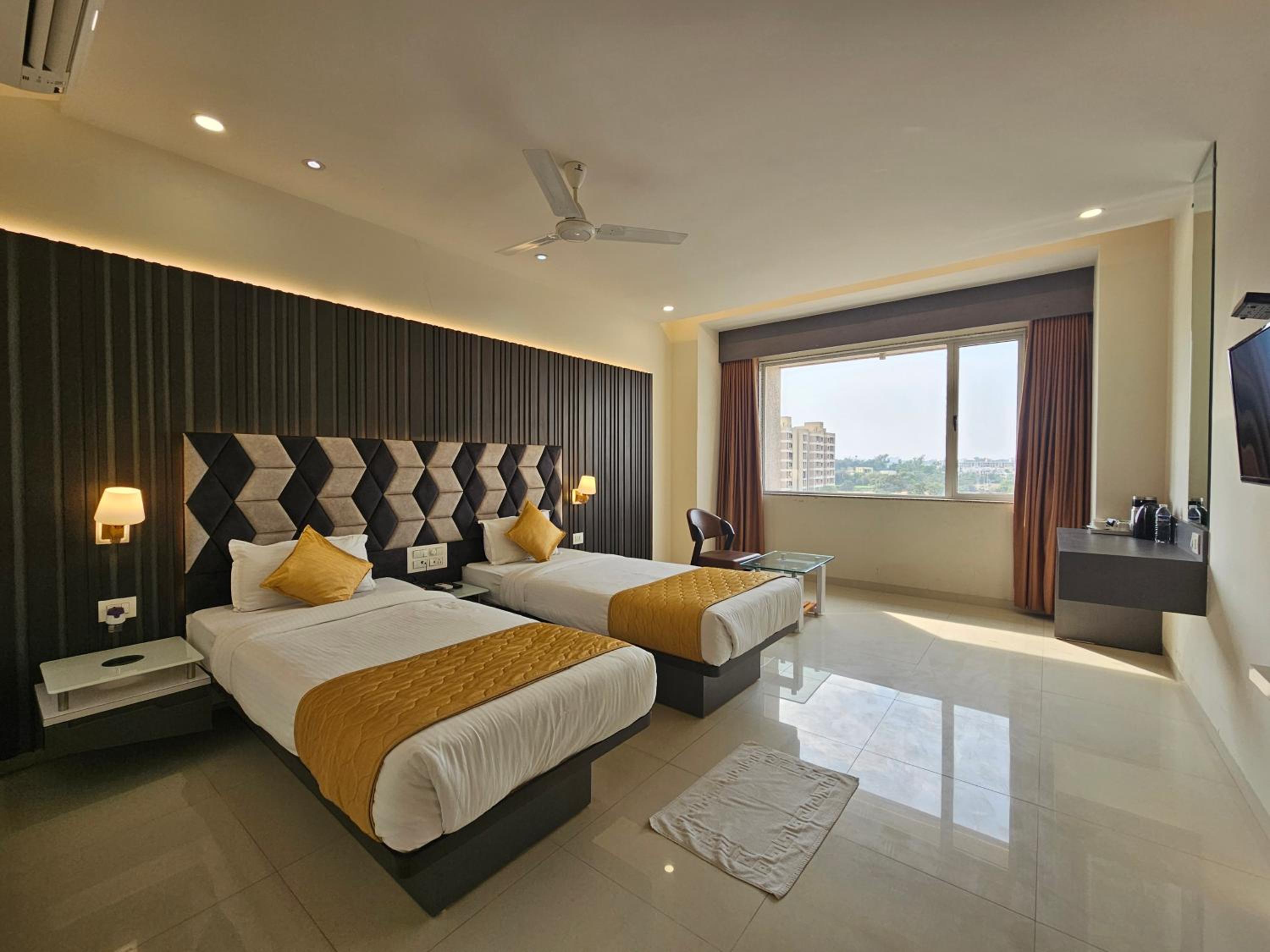 Twin Room - Photo 7