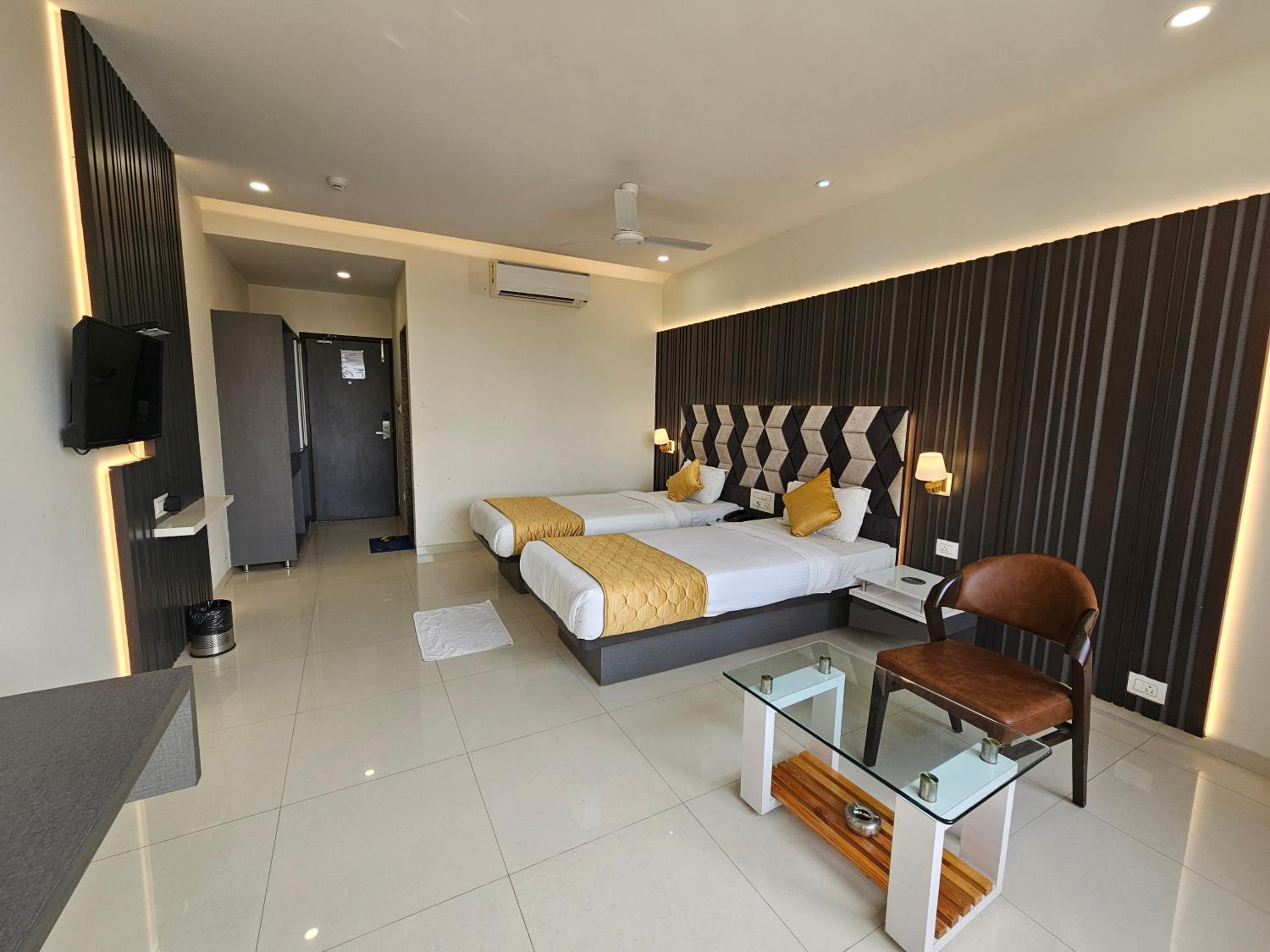 Twin Room - Photo 1