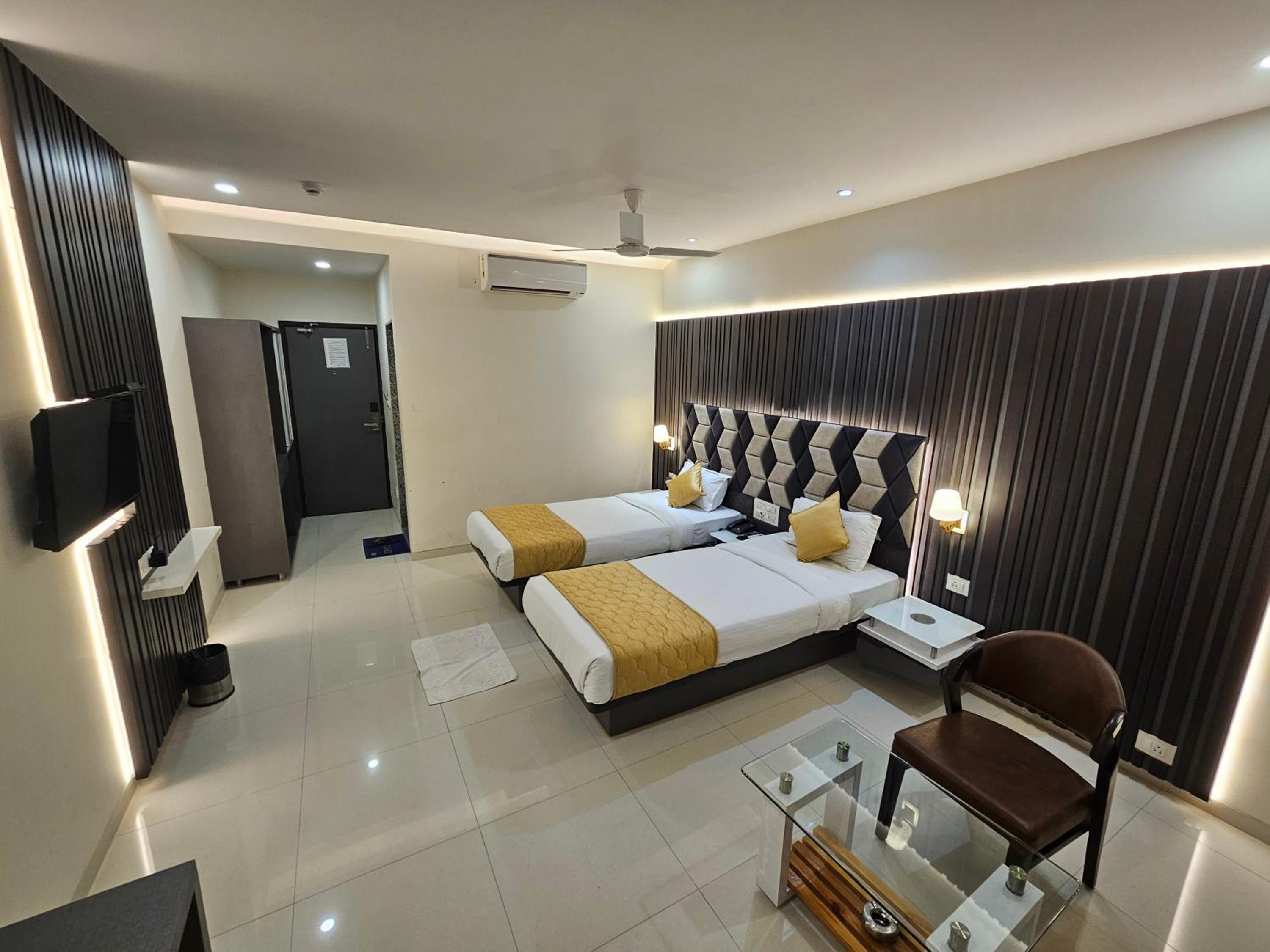 Twin Room - Photo 6