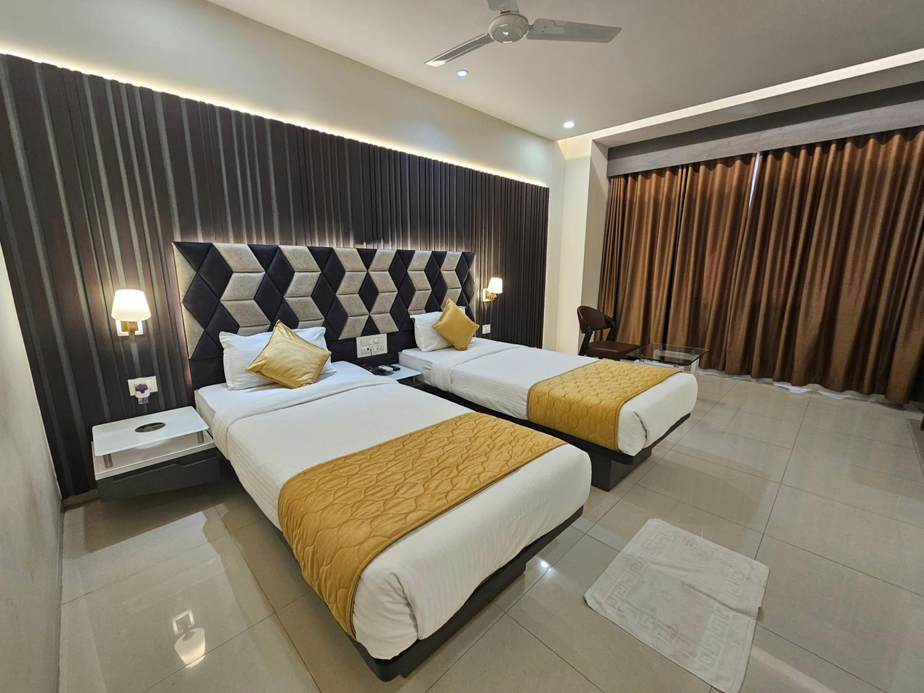 Twin Room - Photo 5