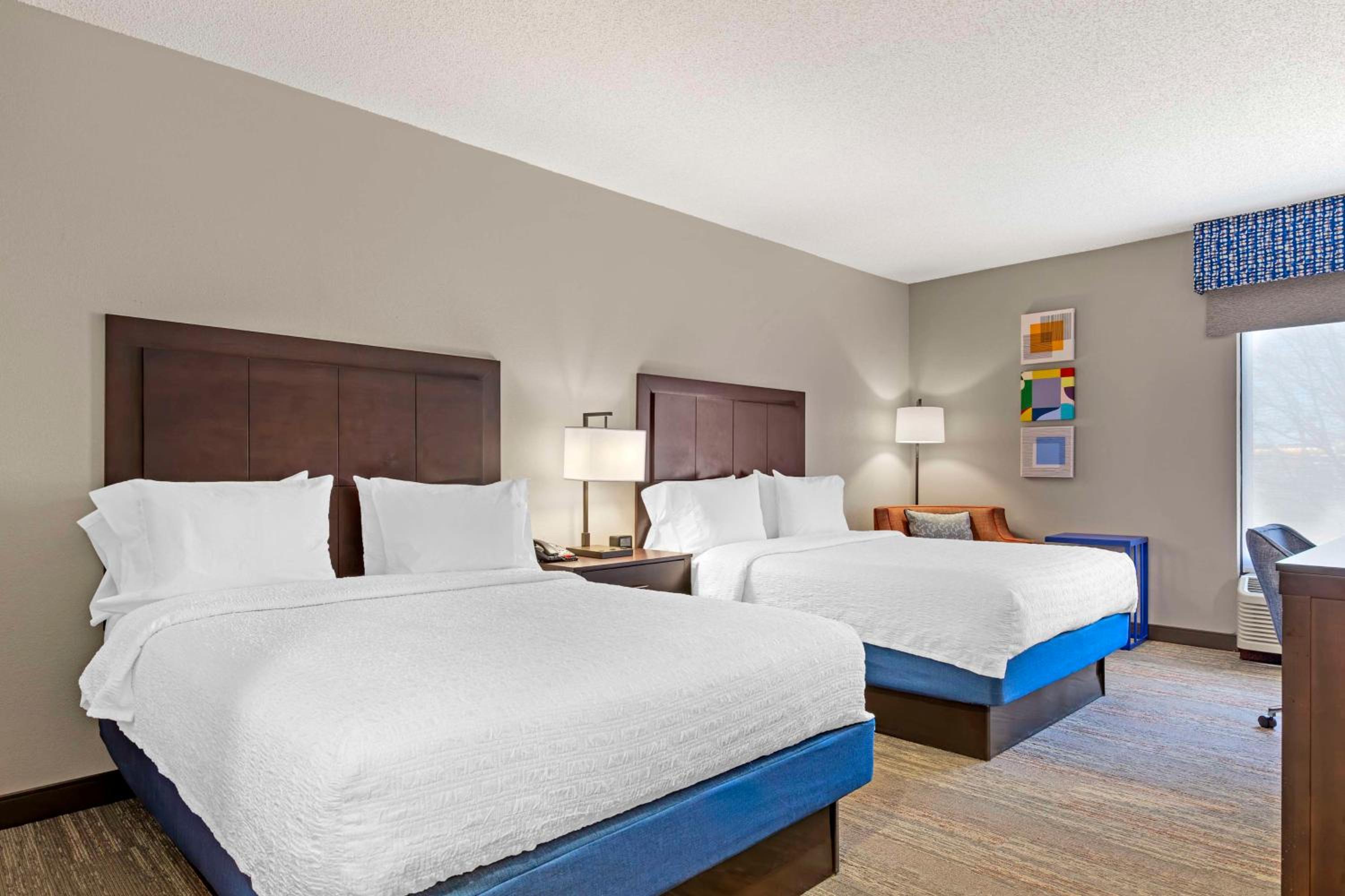 Double Room with Two Double Beds - Non-Smoking - Photo 2