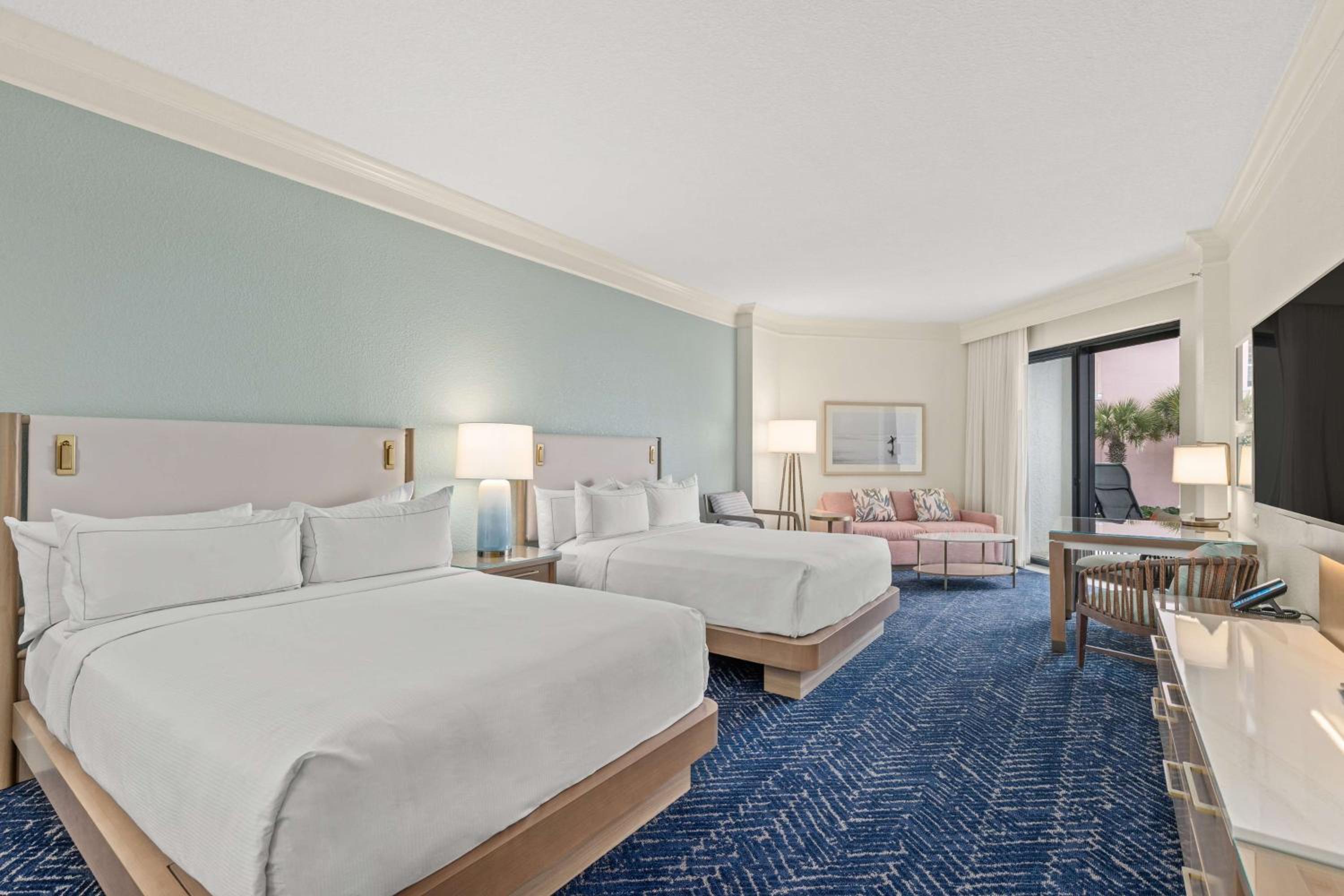 Queen Room with Lanai Resort View and Sofa Sleeper