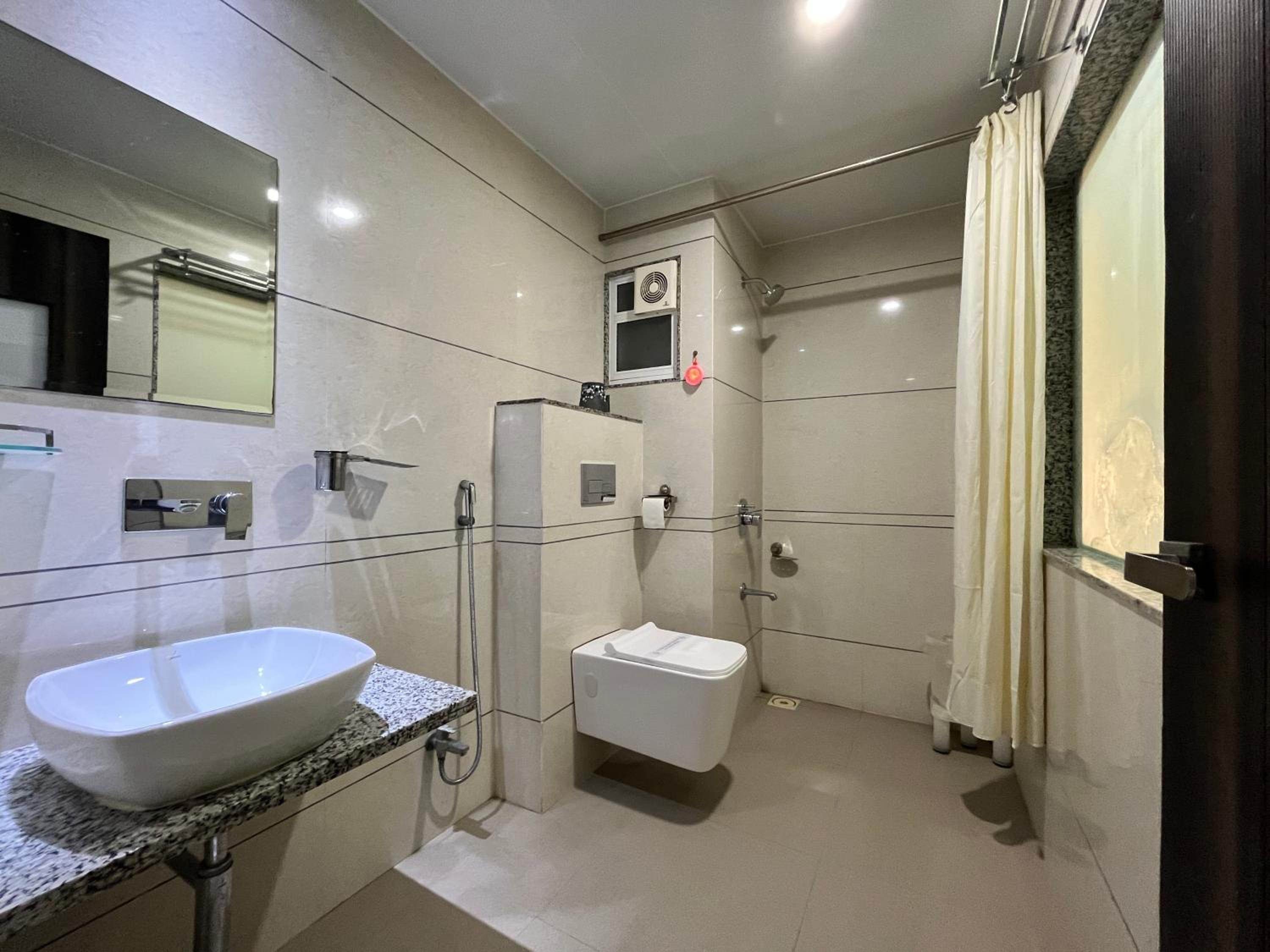 Twin Room - Photo 2