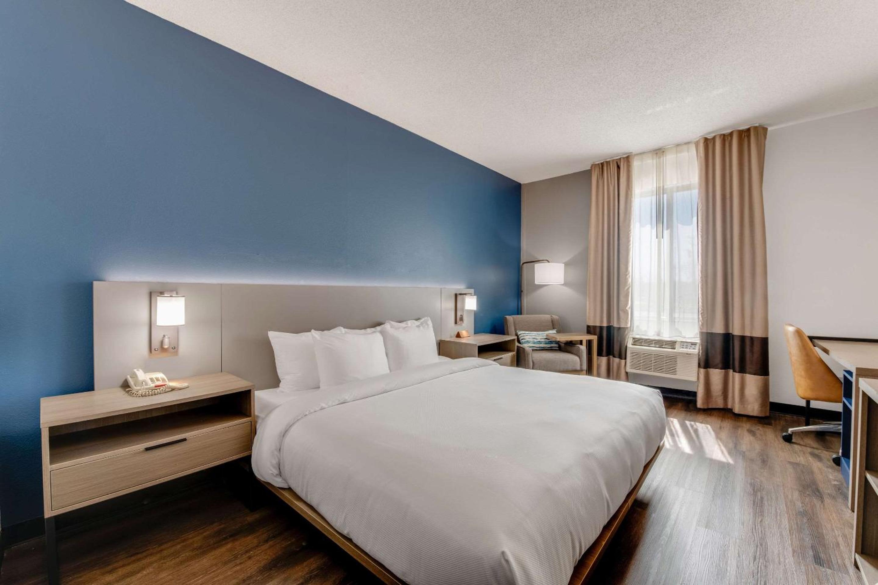 King Room - Disability Access/Non-Smoking - Photo 4