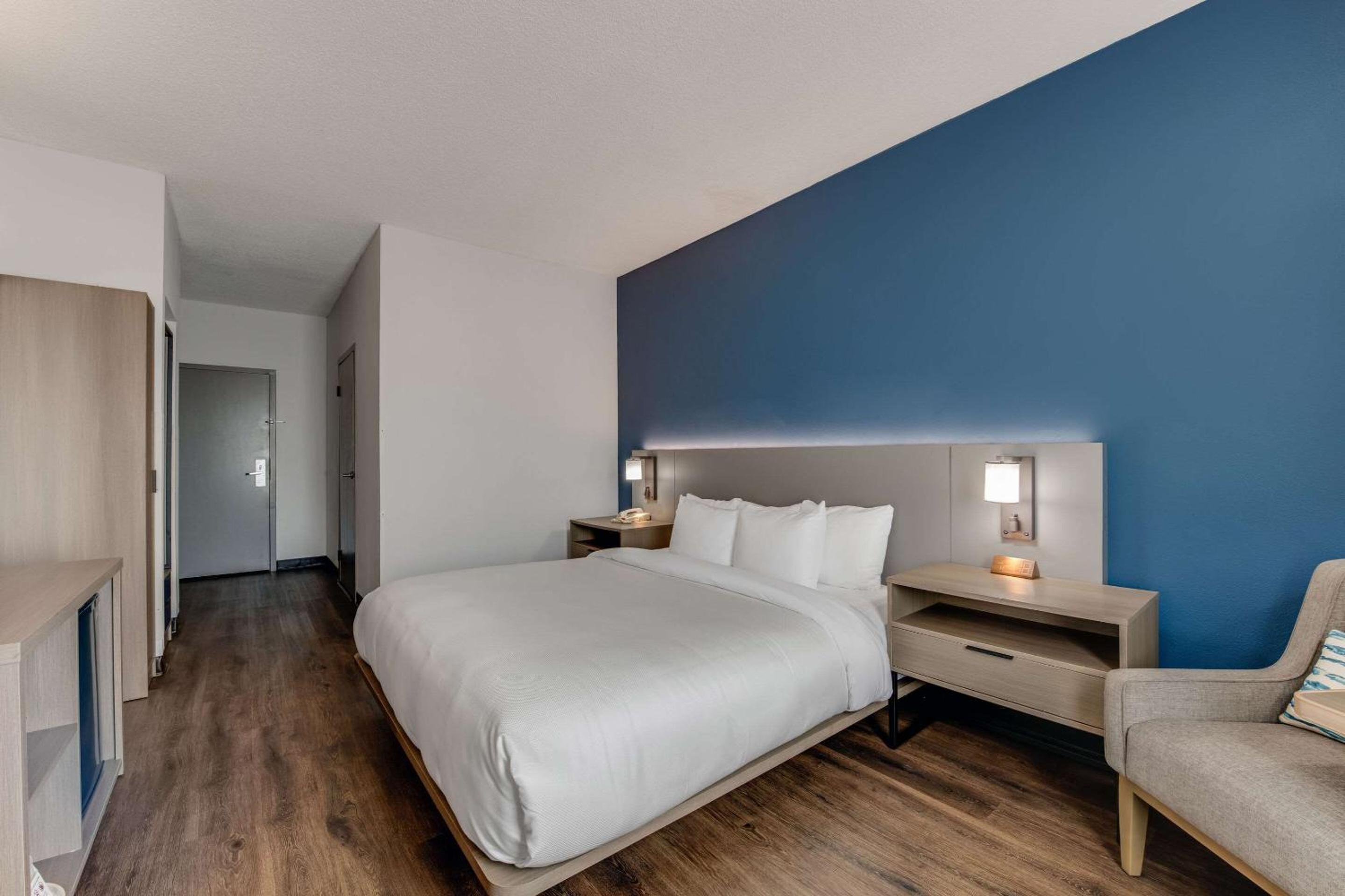 King Room - Disability Access/Non-Smoking - Photo 1