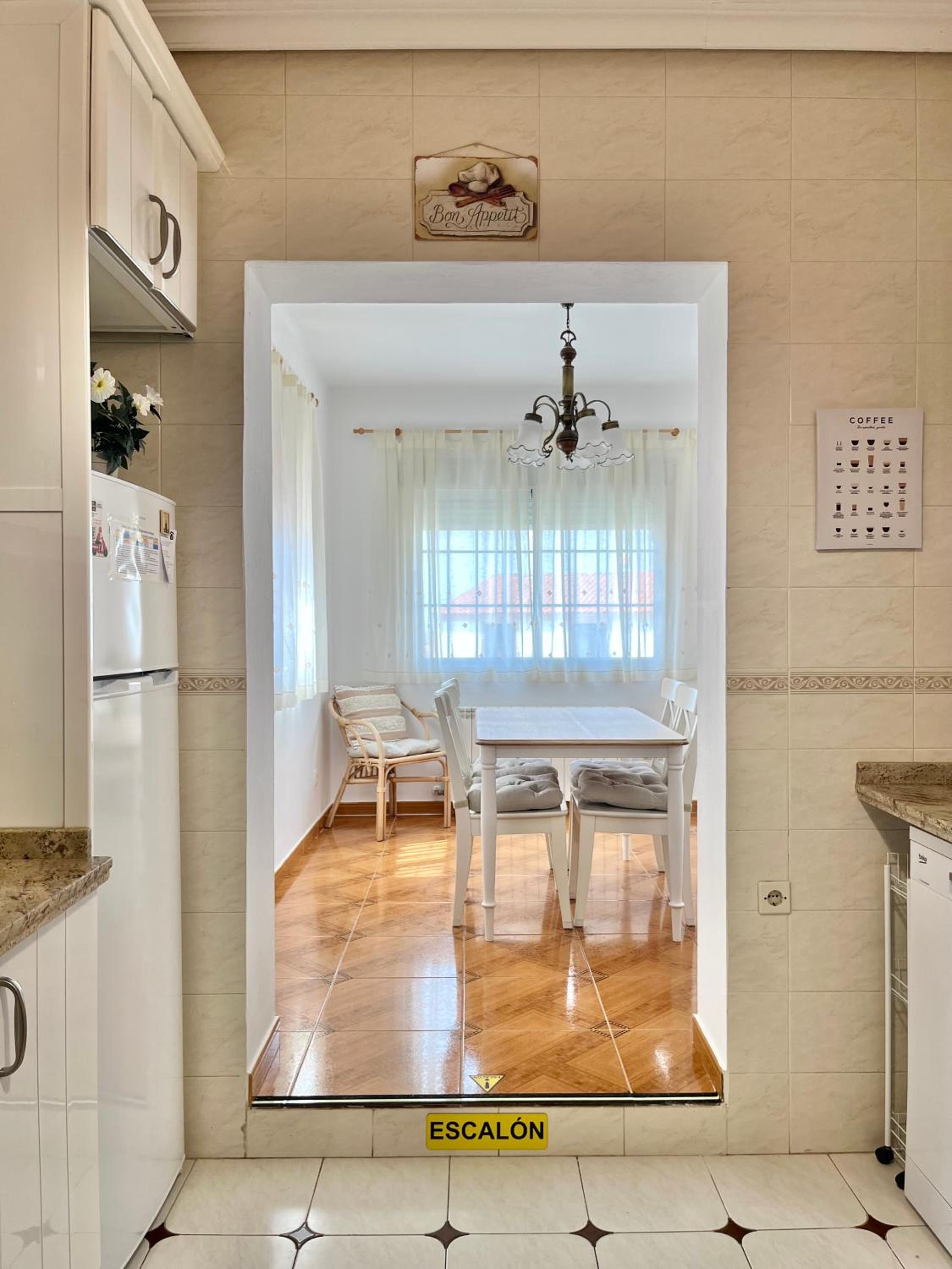 Apartment - Photo 2