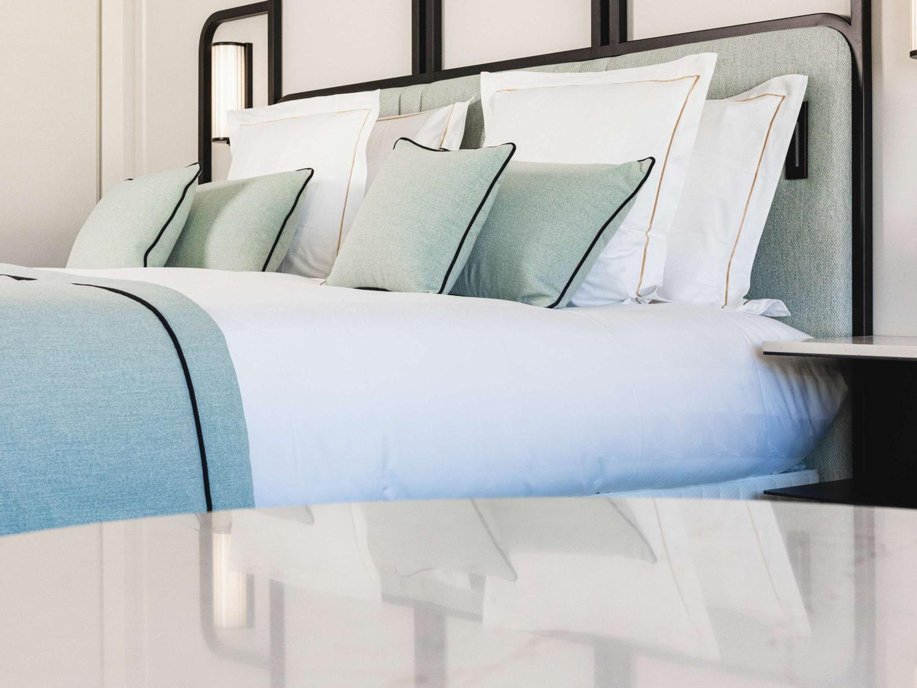 Deluxe Room with City View