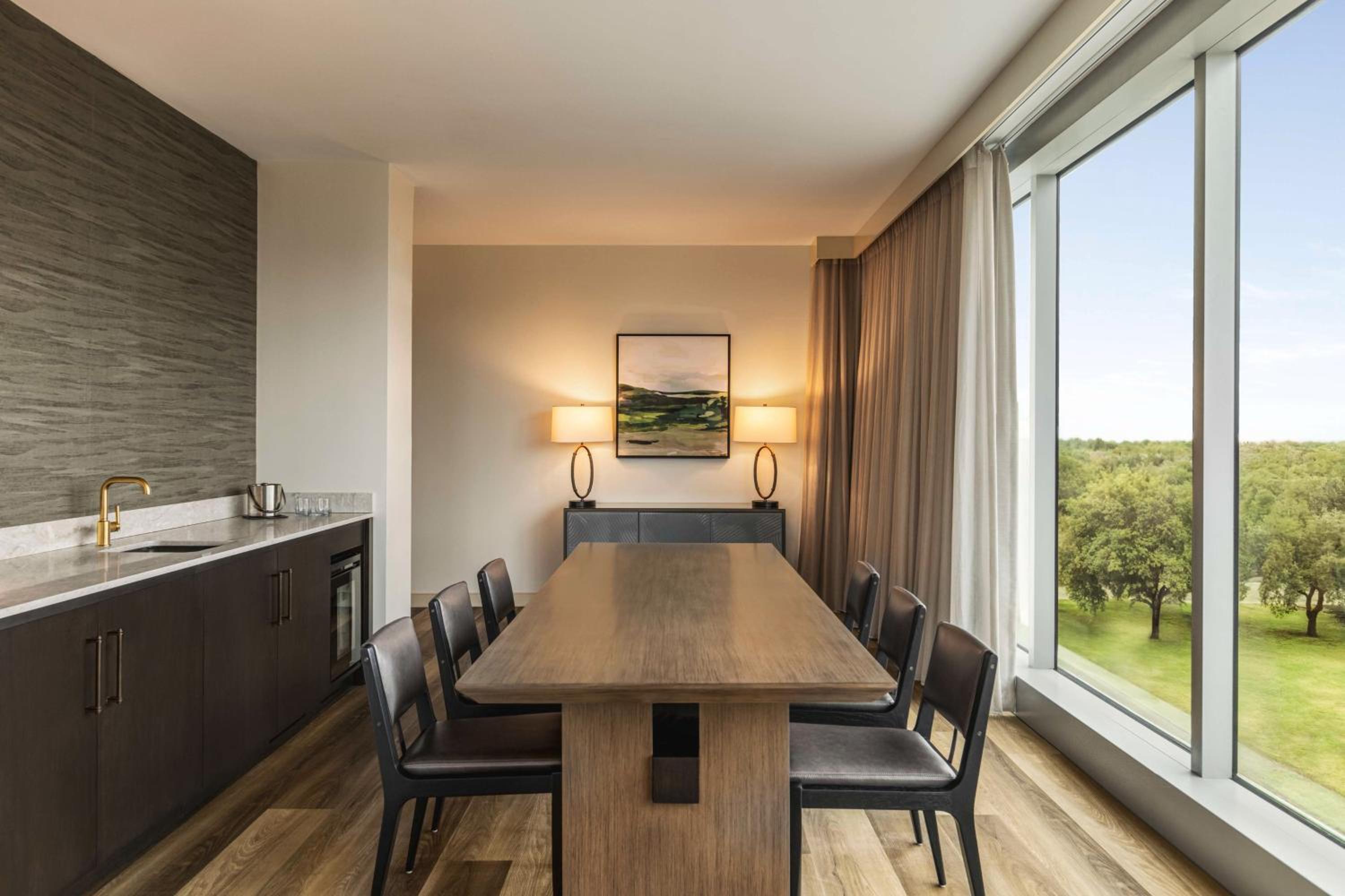 One Bedroom King Suite with Half Bath photo 2