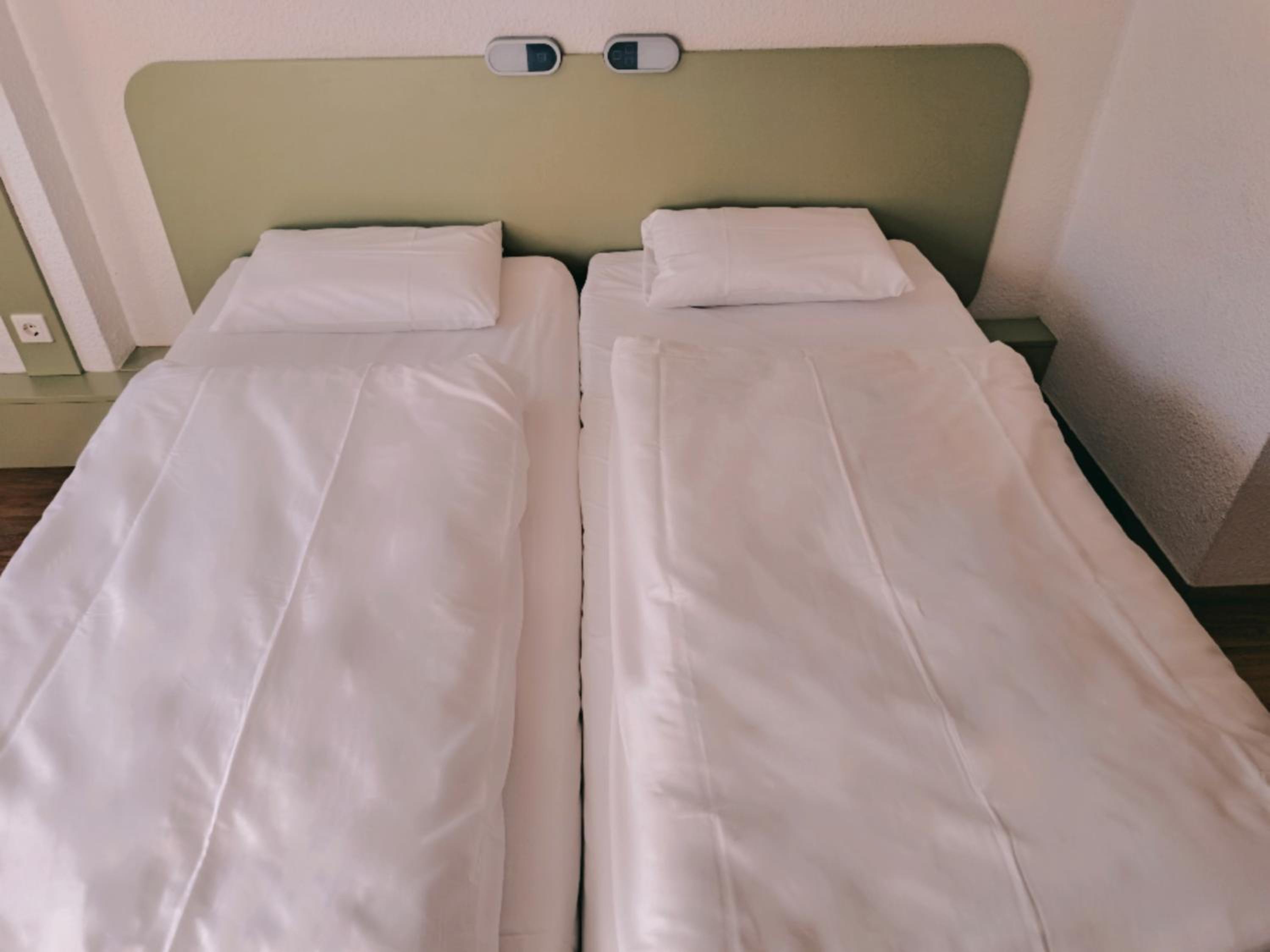 Twin Room with Two Twin Beds photo 2