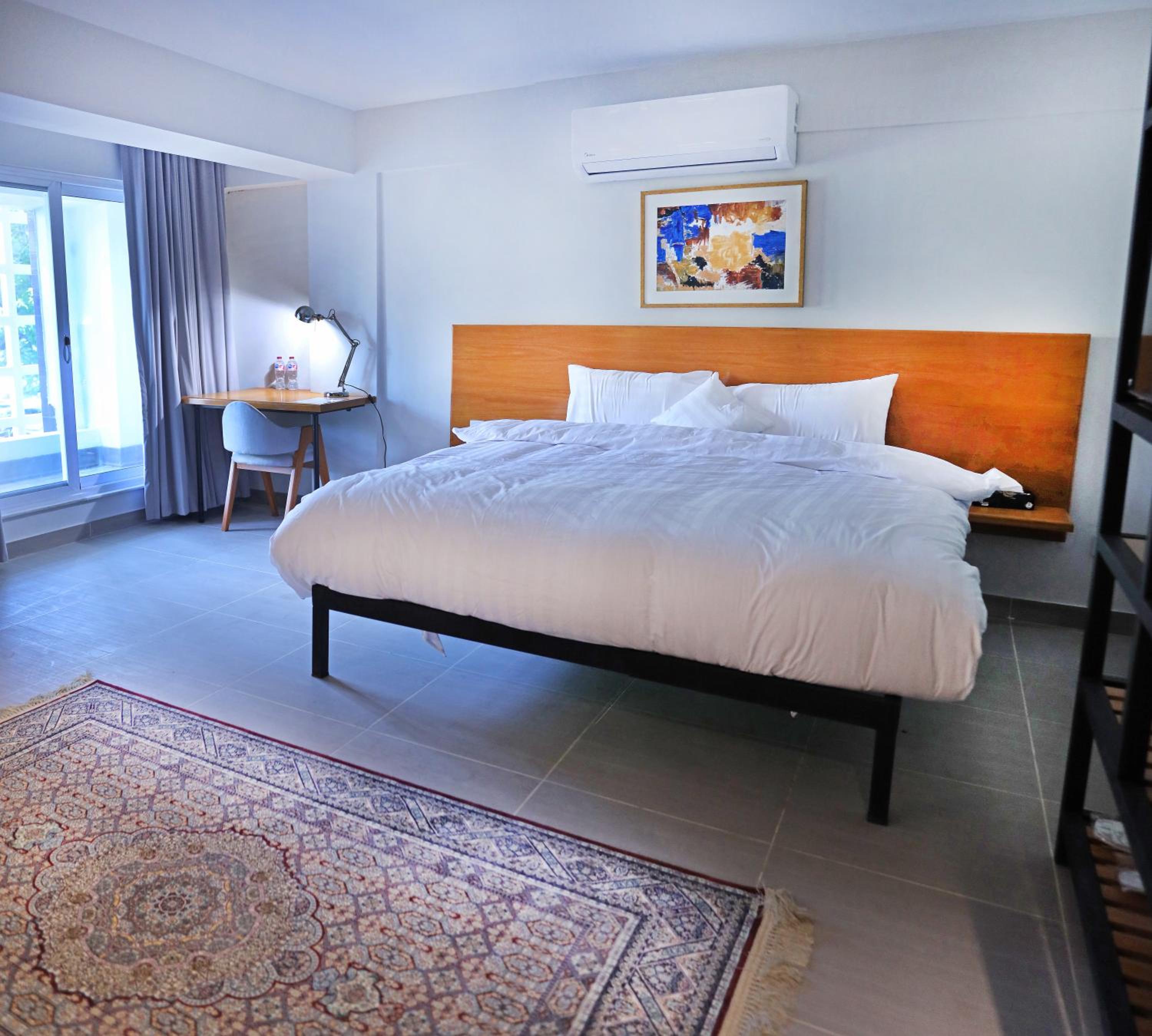Deluxe King Suite