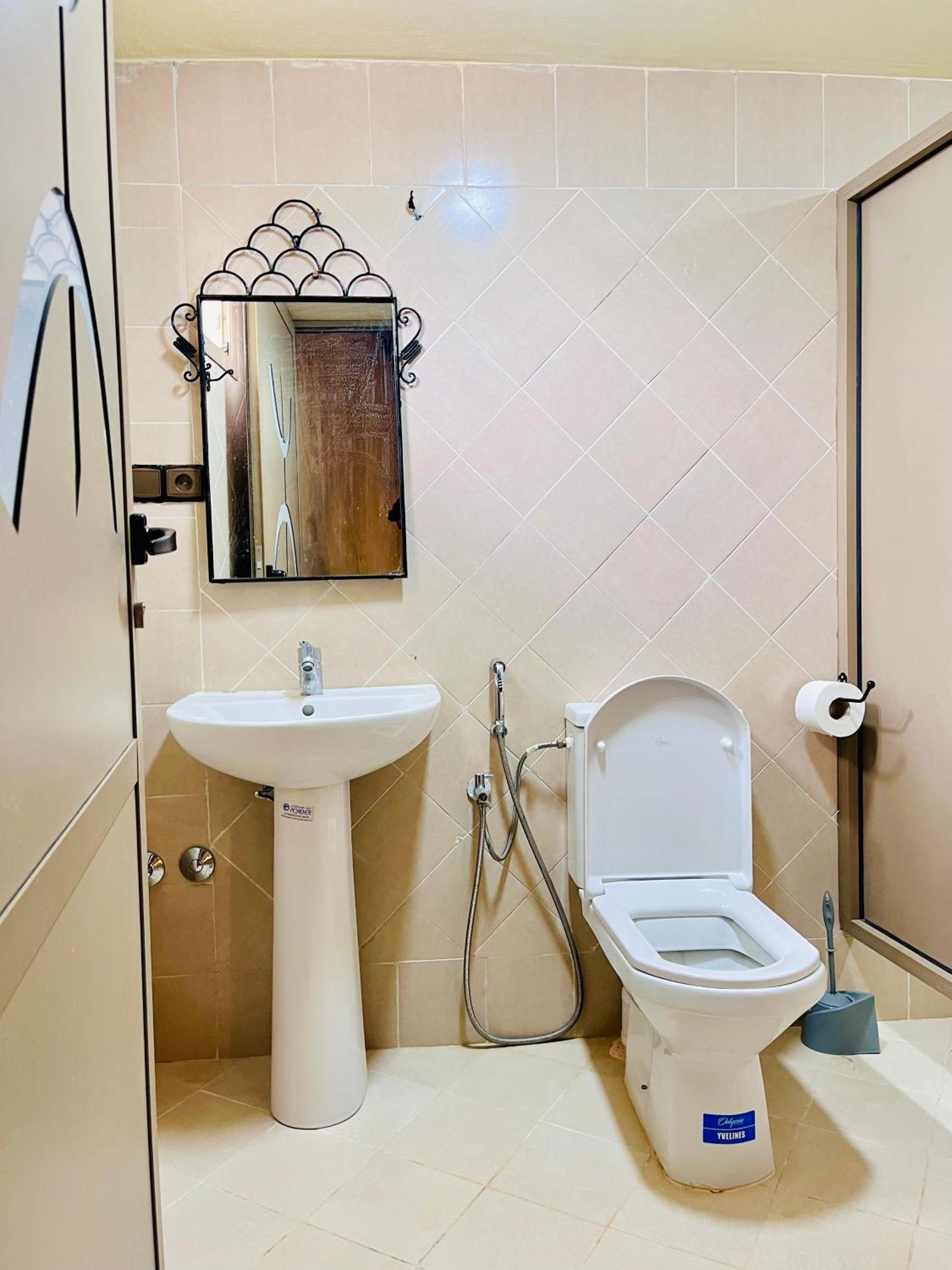 Classic Triple Room - Photo 9