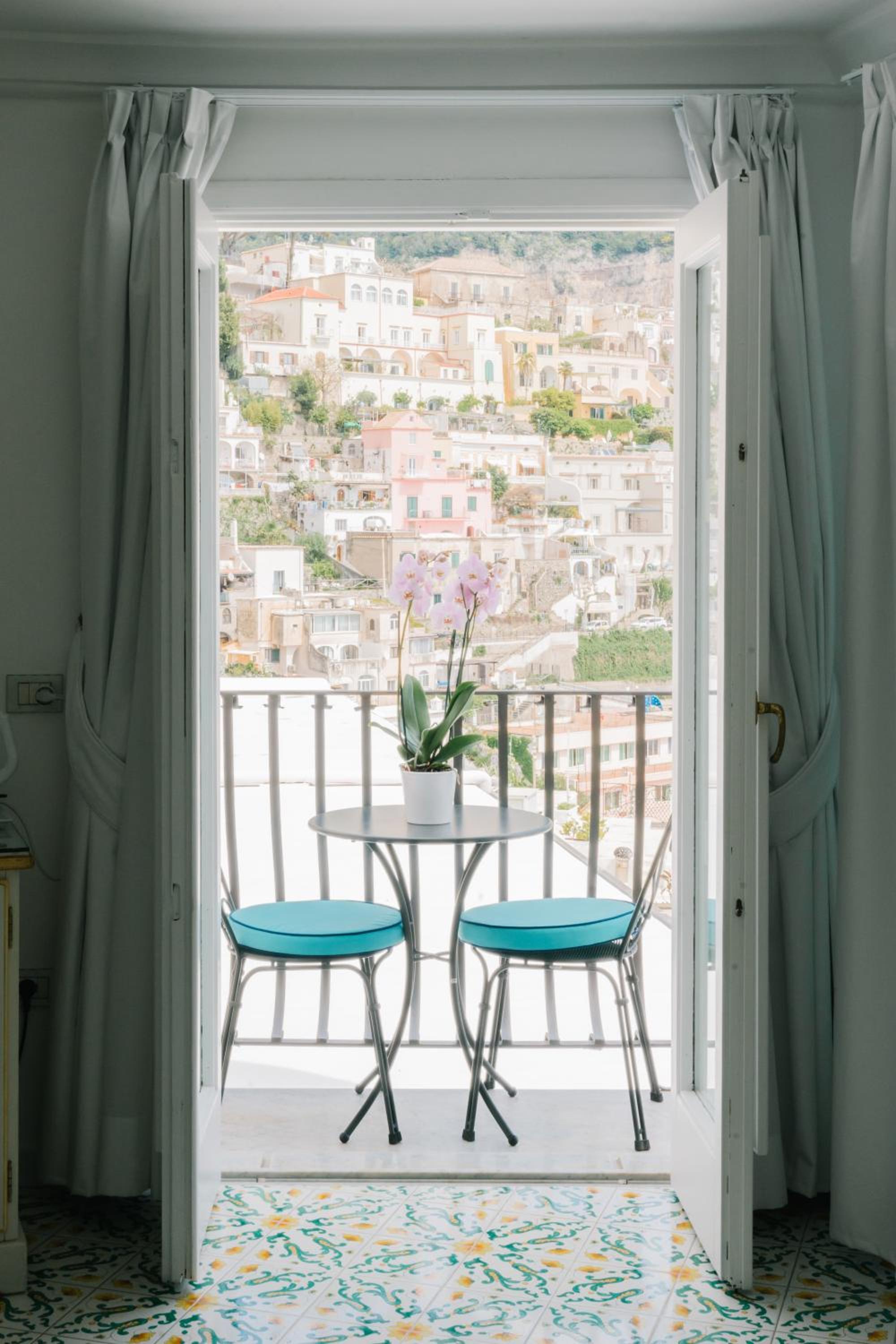 Superior Double Room with Balcony and Sea View - Photo 2