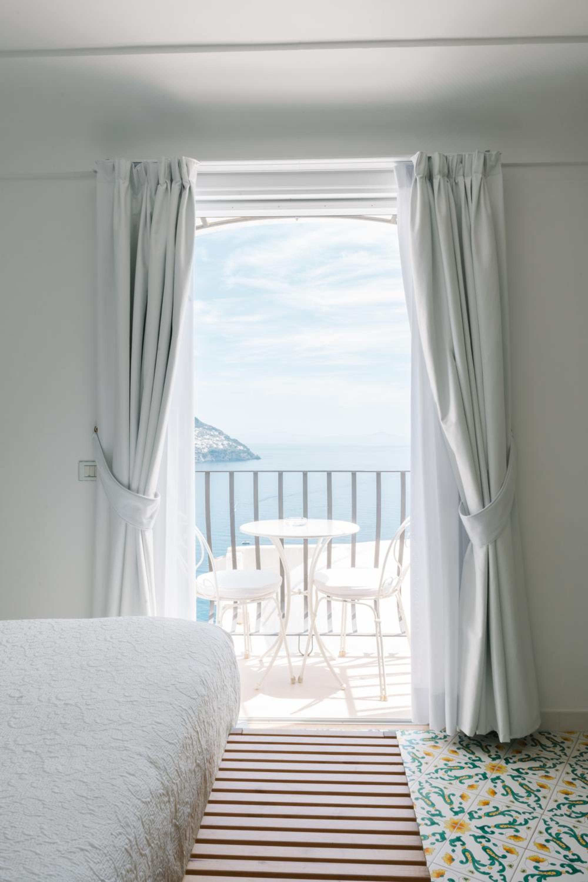 Superior Double Room with Balcony and Sea View - Photo 3