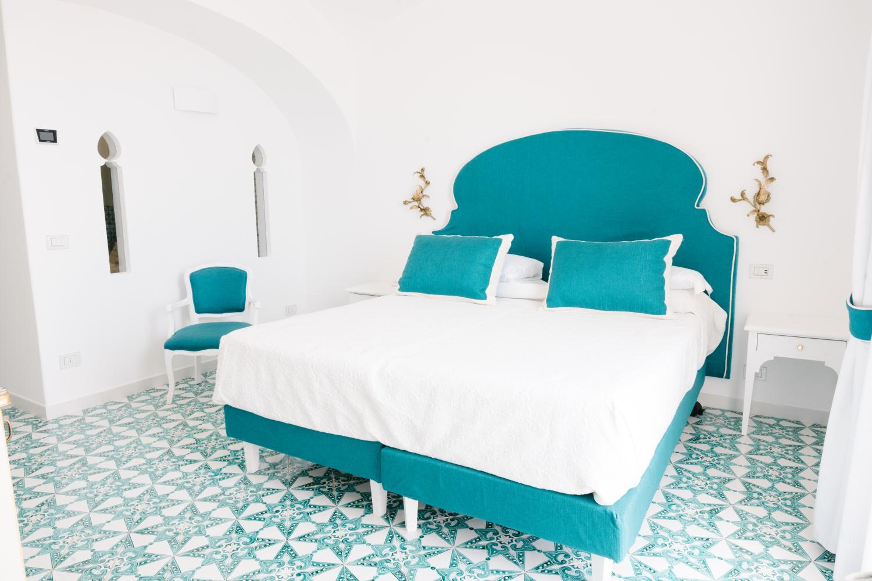 Deluxe Double Room with Terrace and Sea View - Photo 18