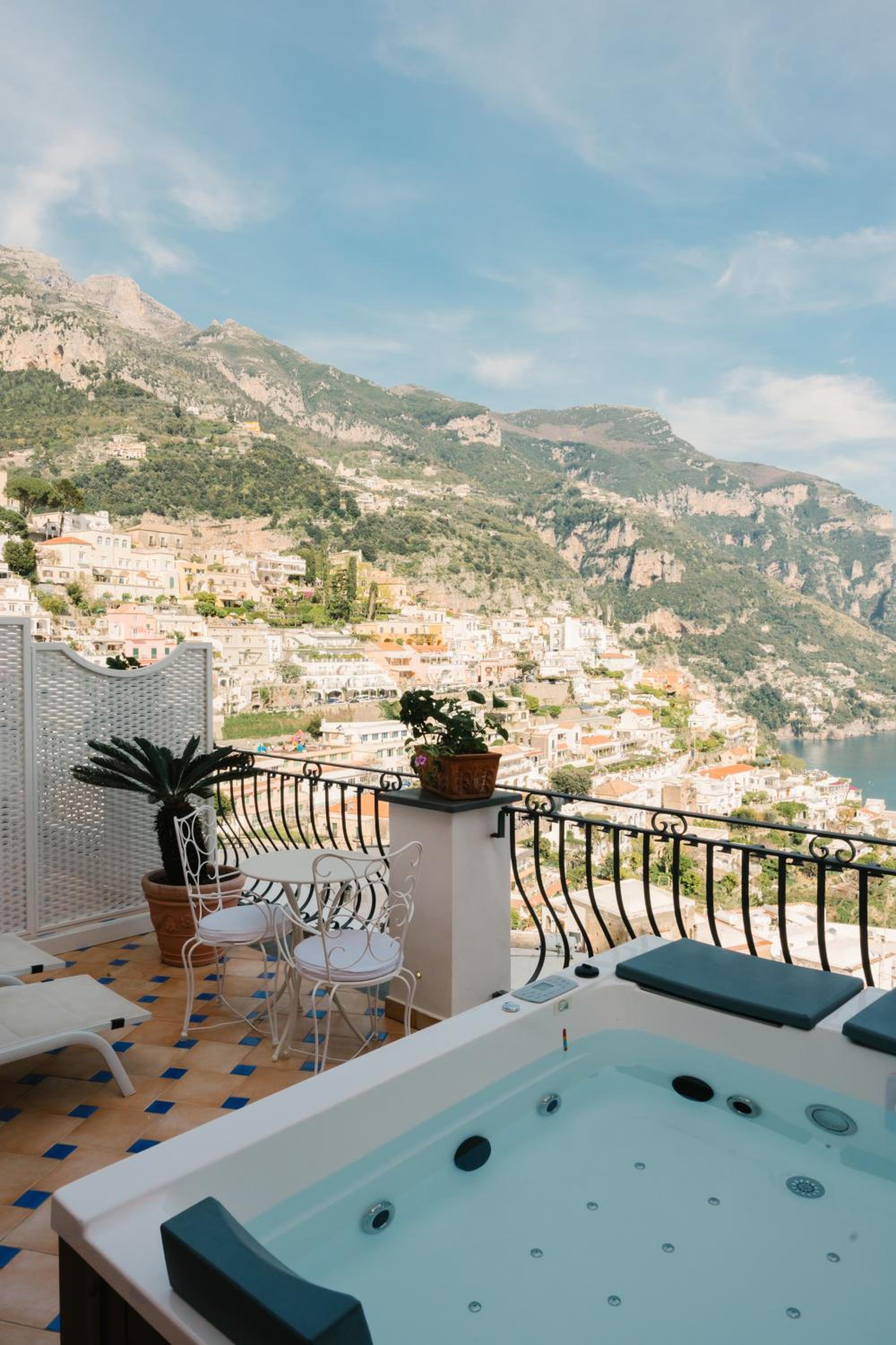Queen Room with Outdoor Spa Bath and Large Terrace Sea View - Photo 10