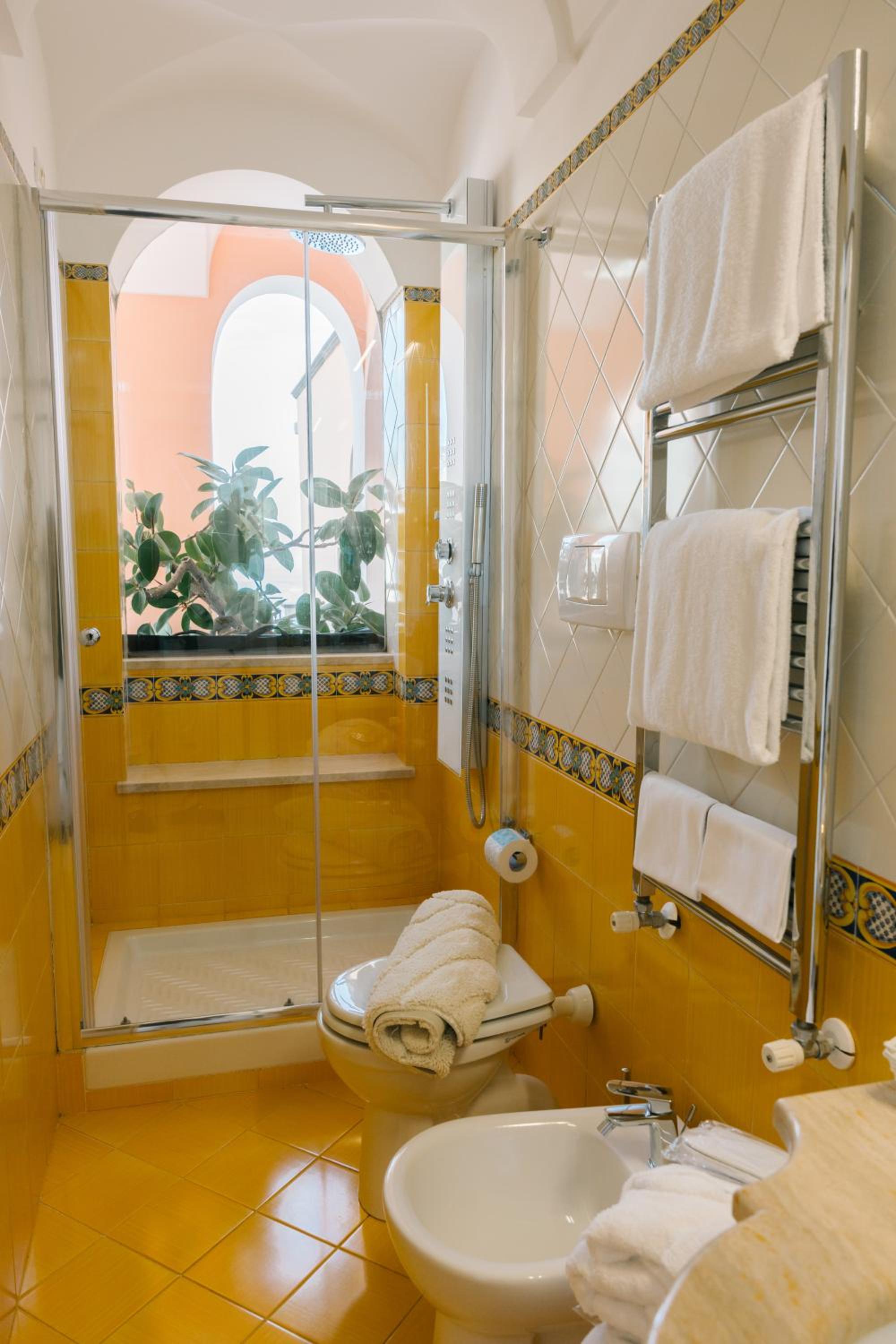 Queen Room with Outdoor Spa Bath and Large Terrace Sea View - Photo 8