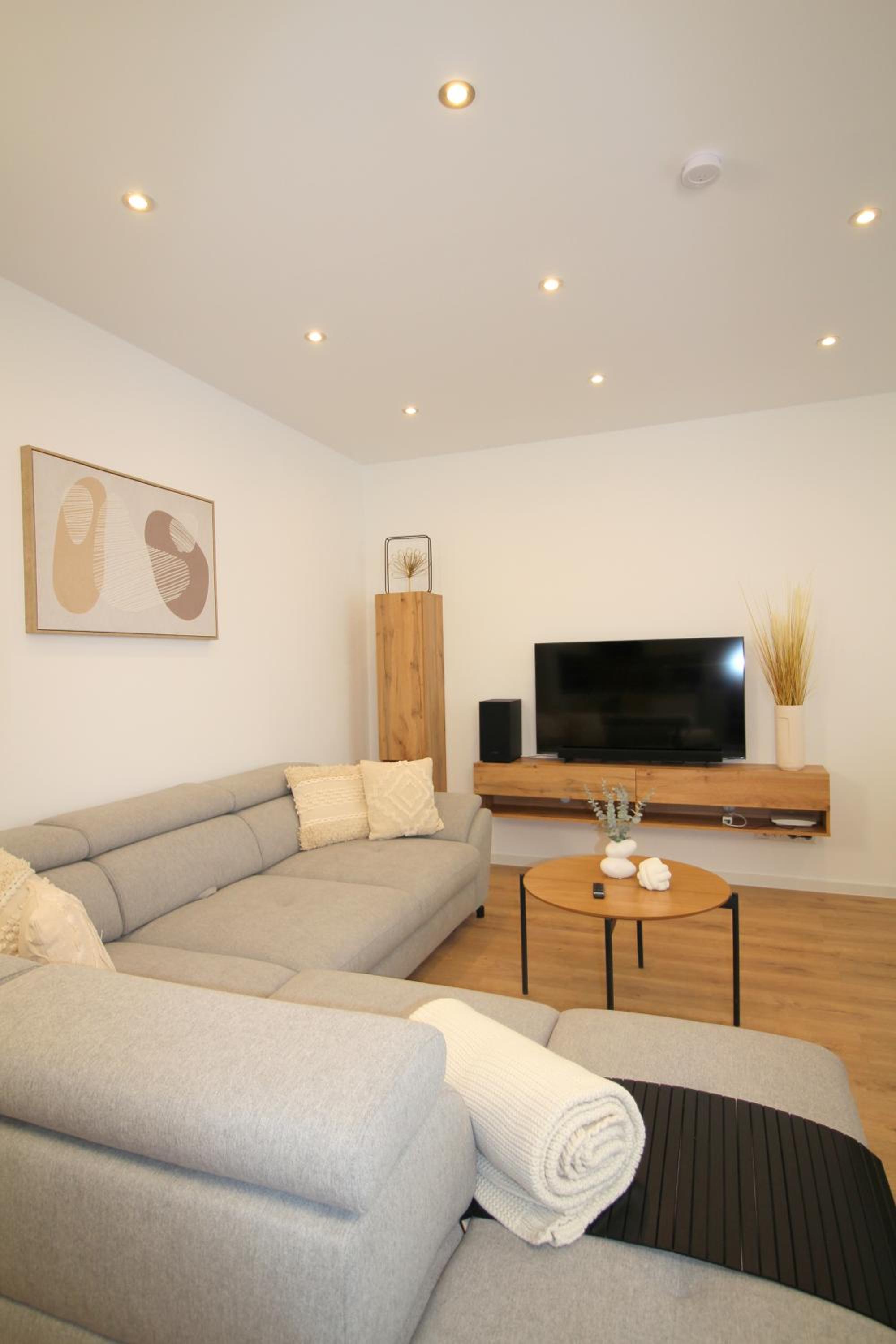 Three-Bedroom Apartment photo 3