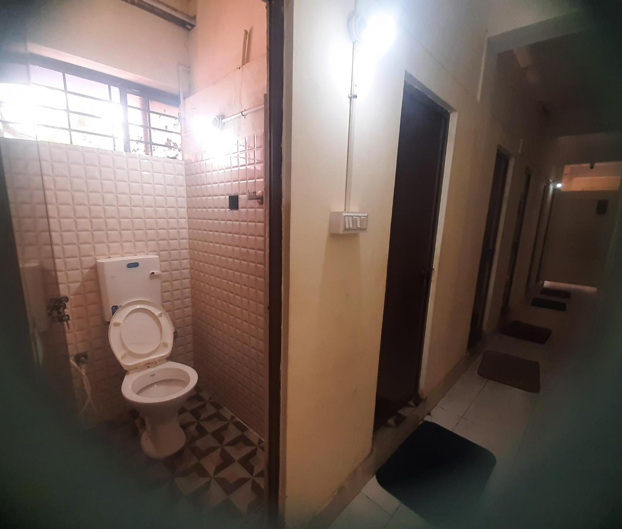 Male Dormitory Room photo 3
