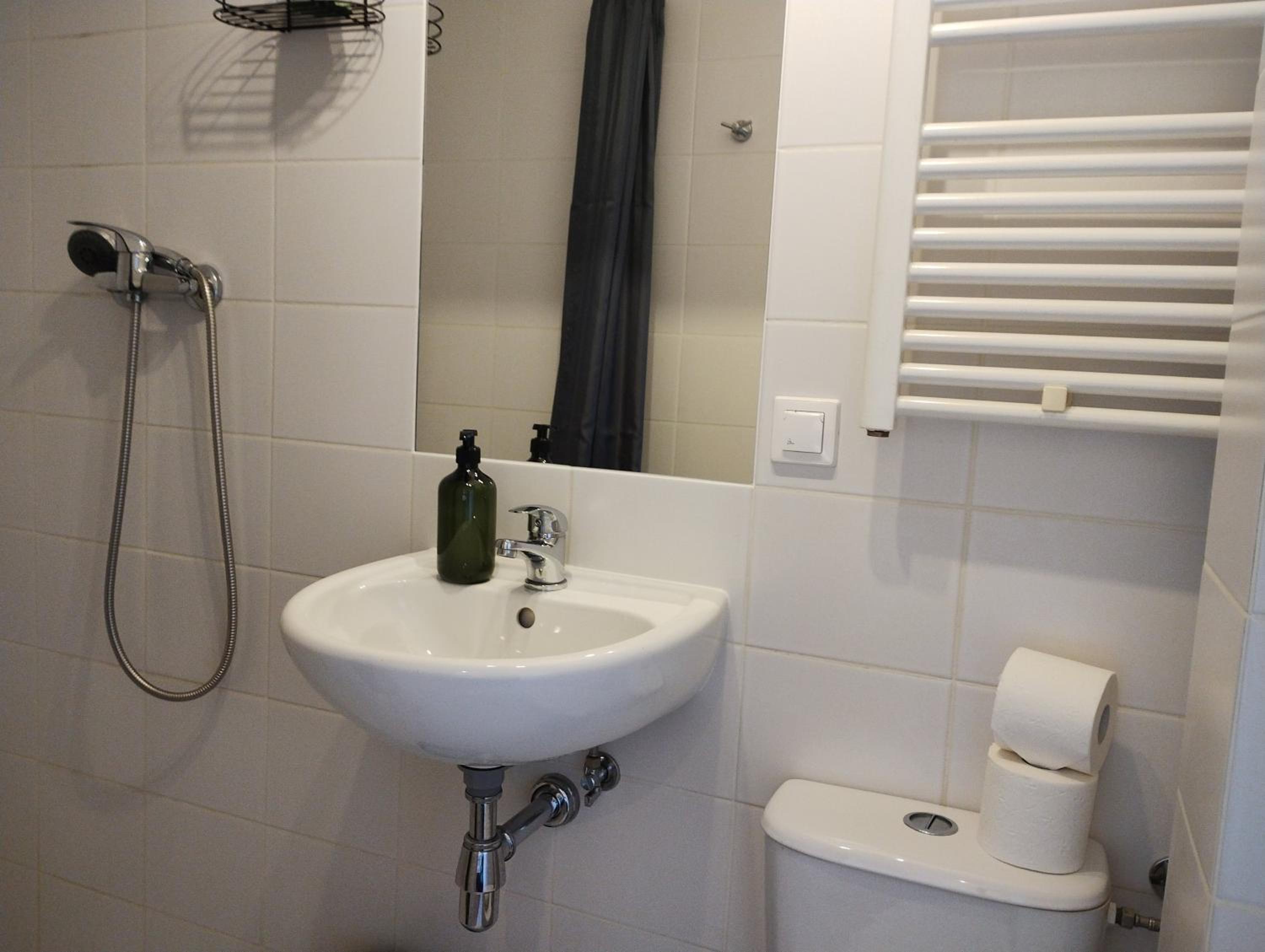Double Room with Balcony - Photo 2