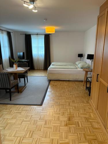 Budget Double Room photo 1