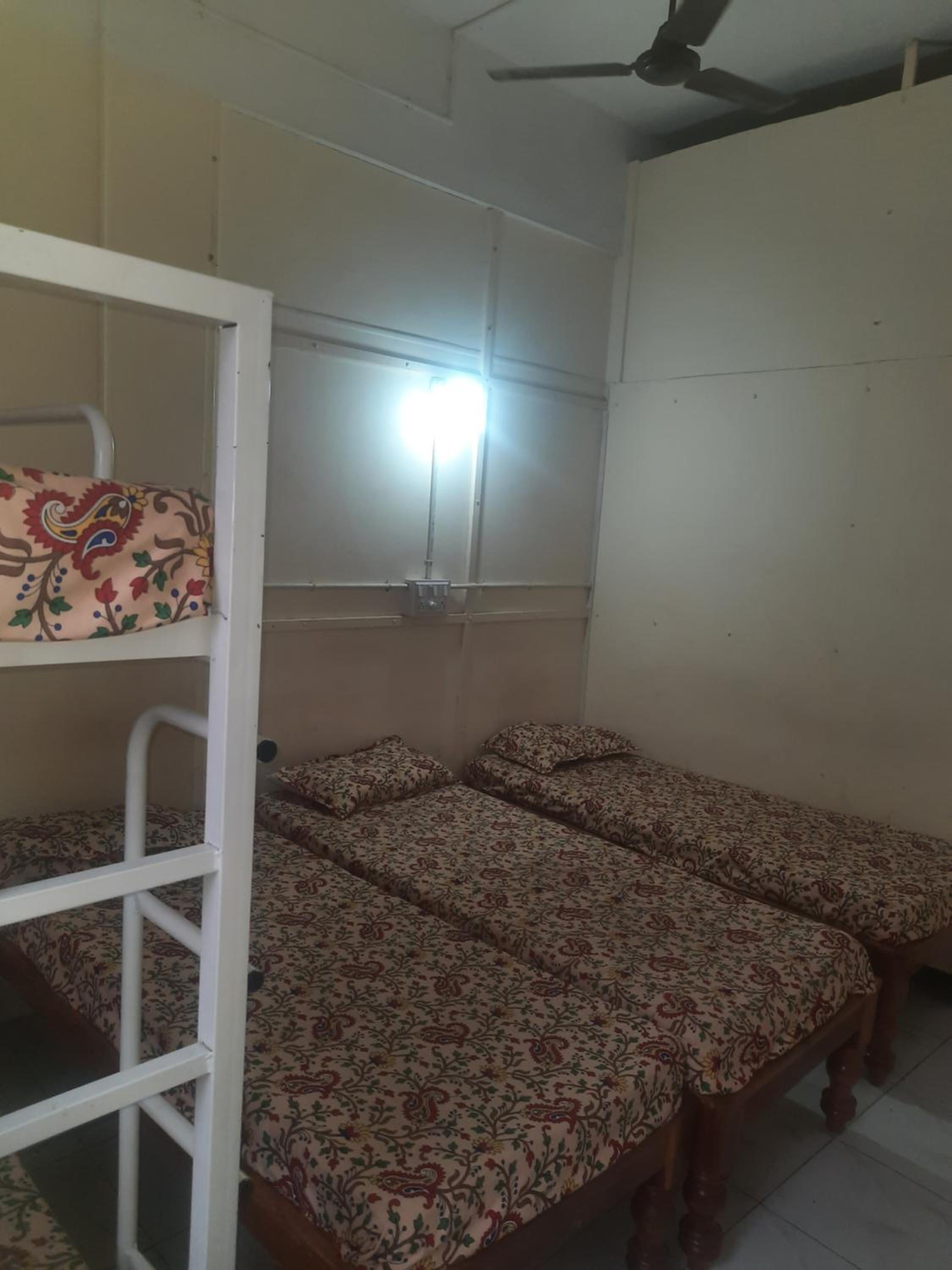 6-Bed Male Dormitory Room, photo 7