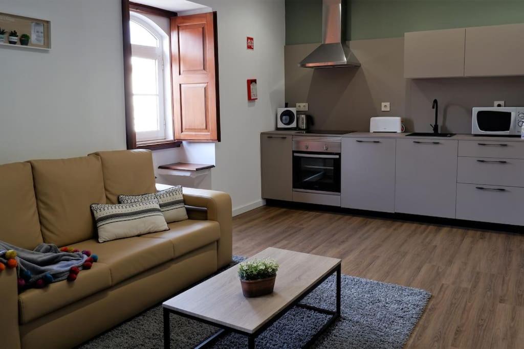 One-Bedroom Apartment - Photo 2