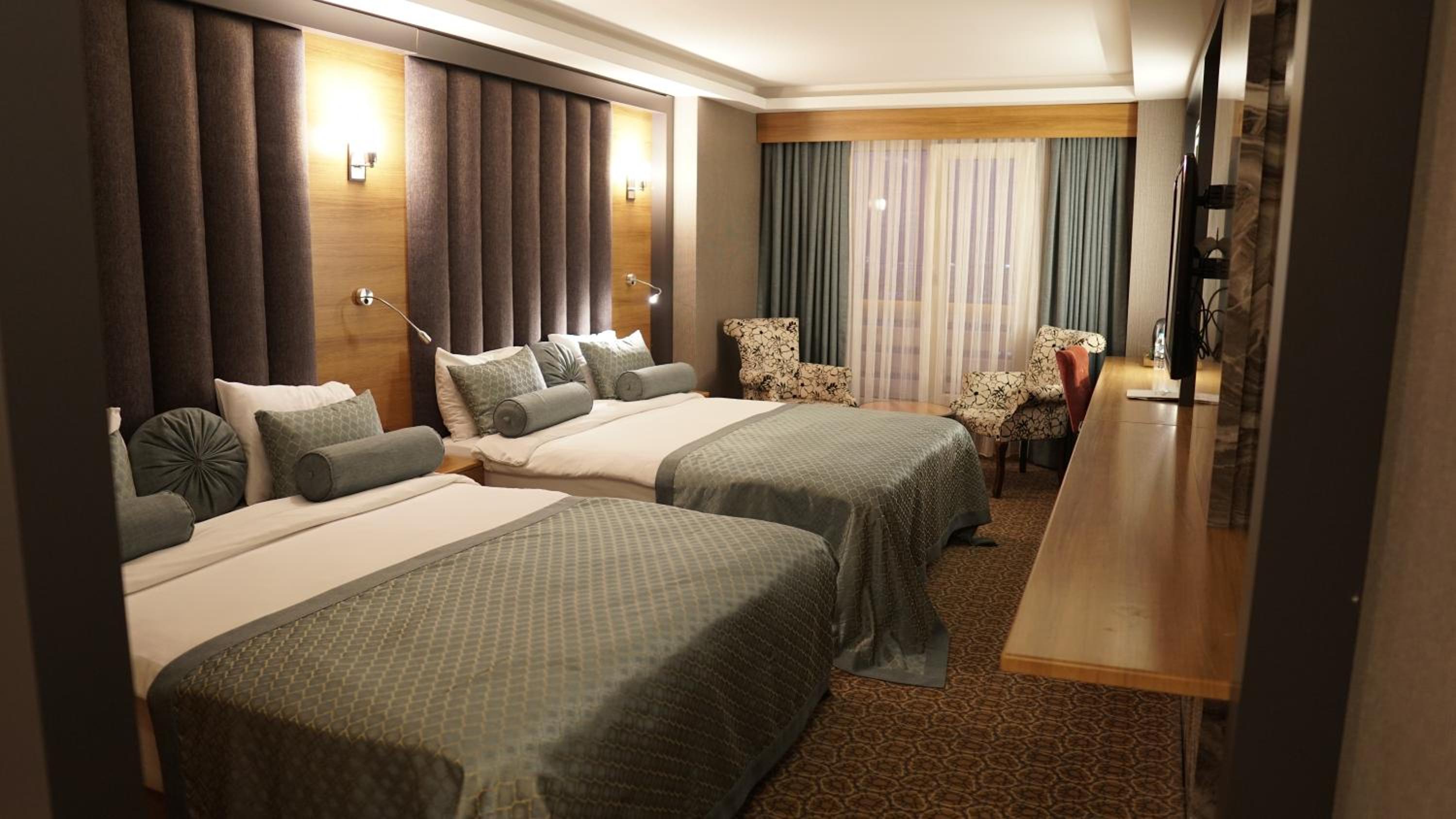 Deluxe Family Suite