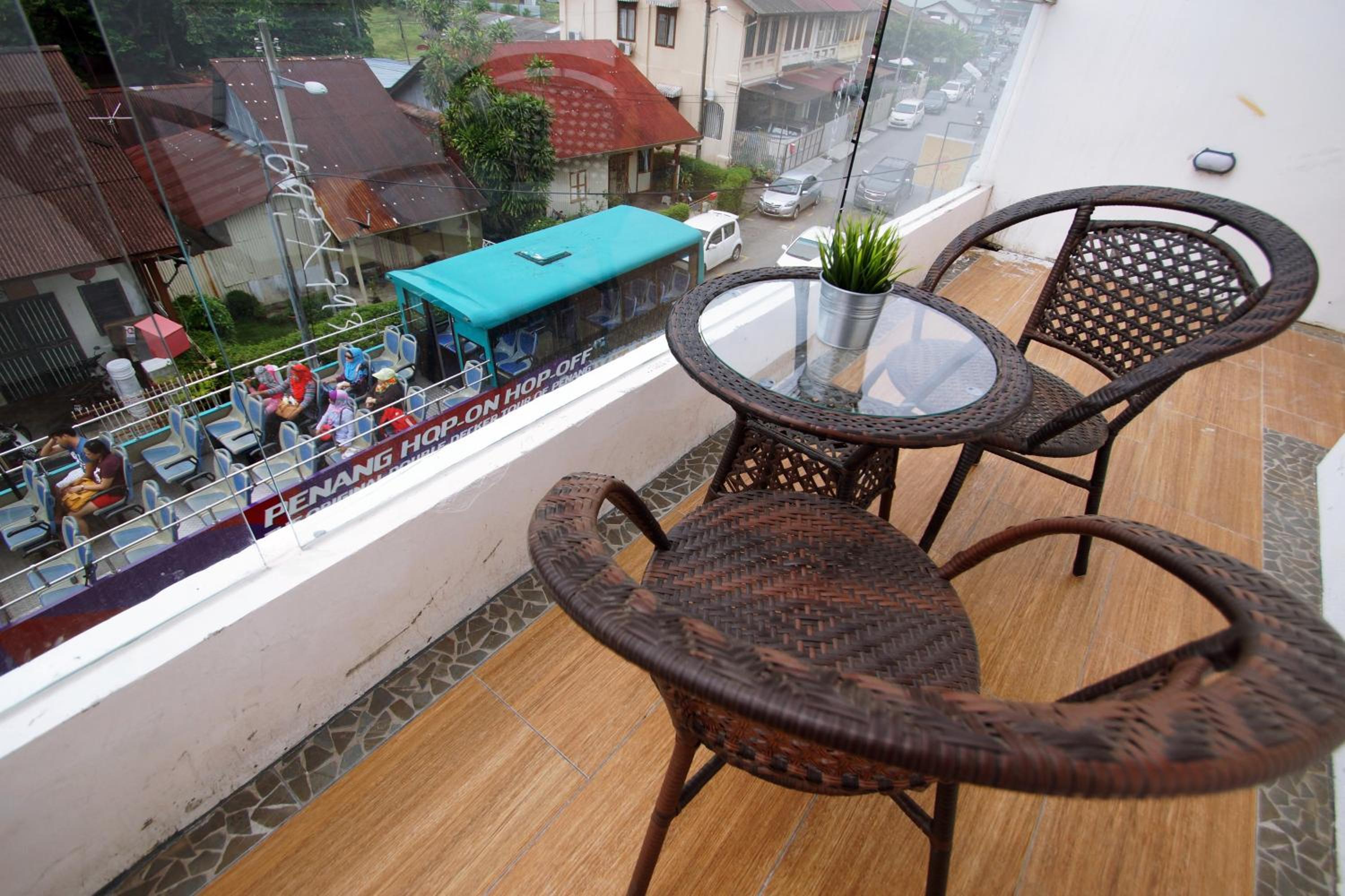 Deluxe Double Room with Balcony photo 3