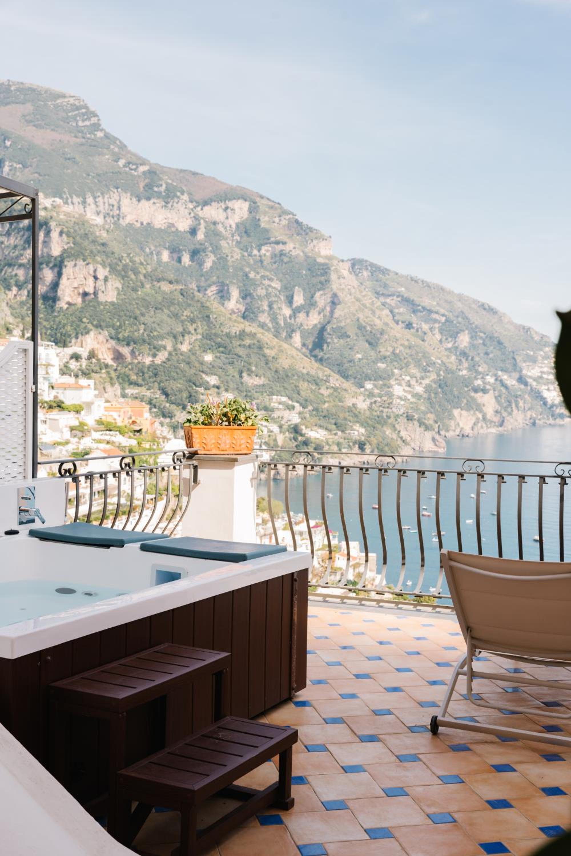 King Suite with Outdoor Spa Bath and Large Terrace Sea View photo 2
