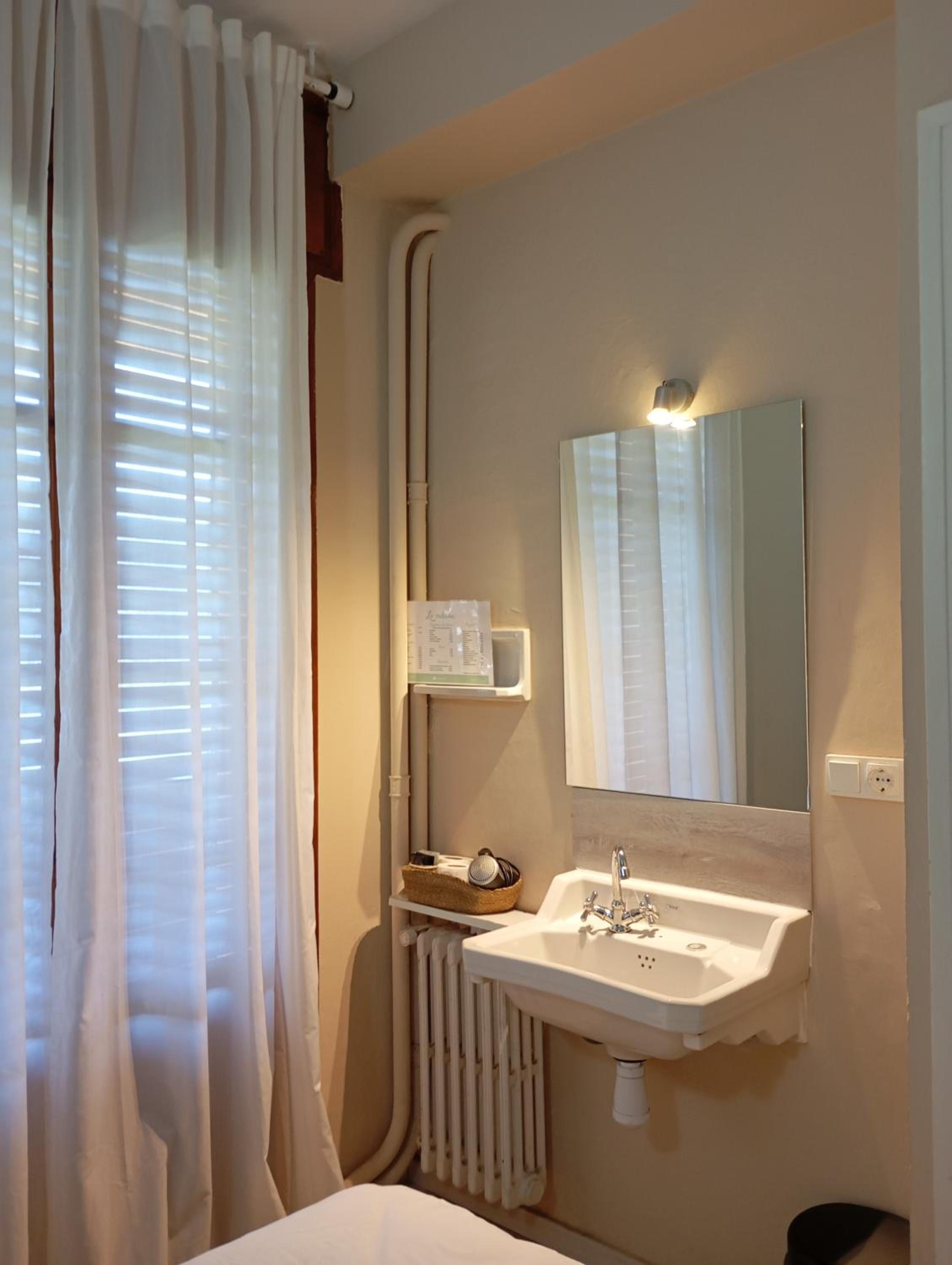 Double Room With Shared Bathroom photo 3