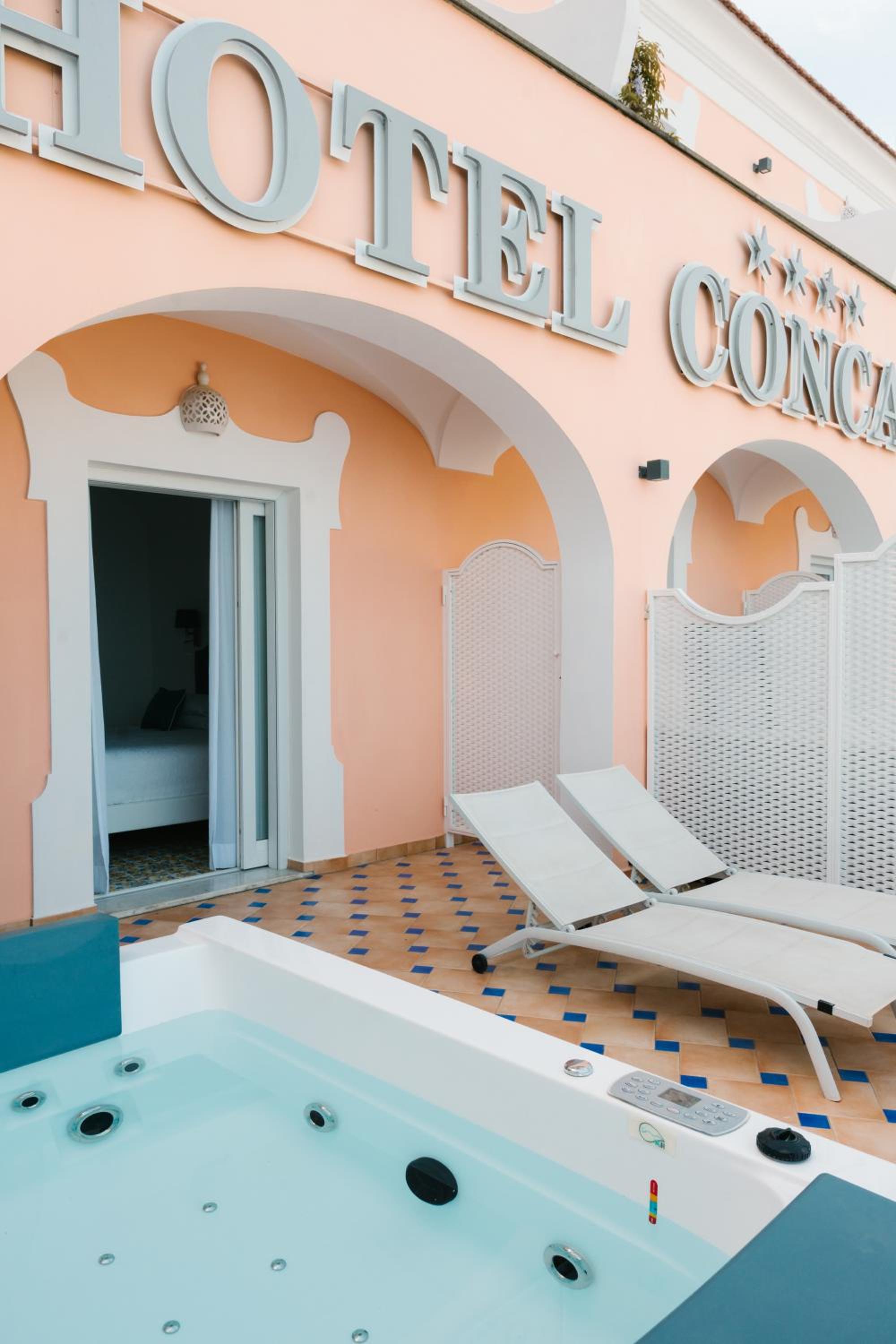 Queen Room with Outdoor Spa Bath and Large Terrace Sea View - Photo 3