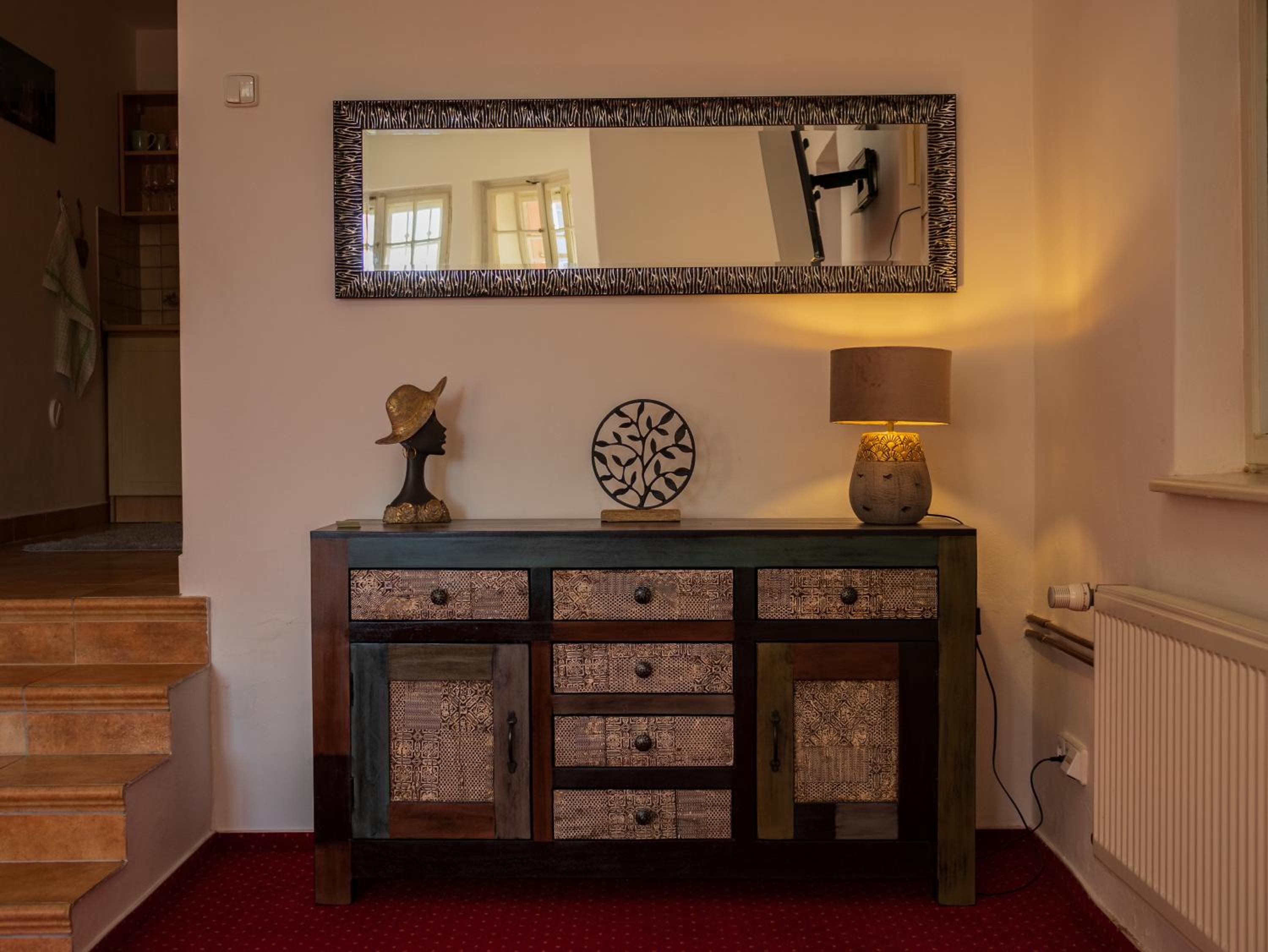 One-Bedroom Apartment photo 2