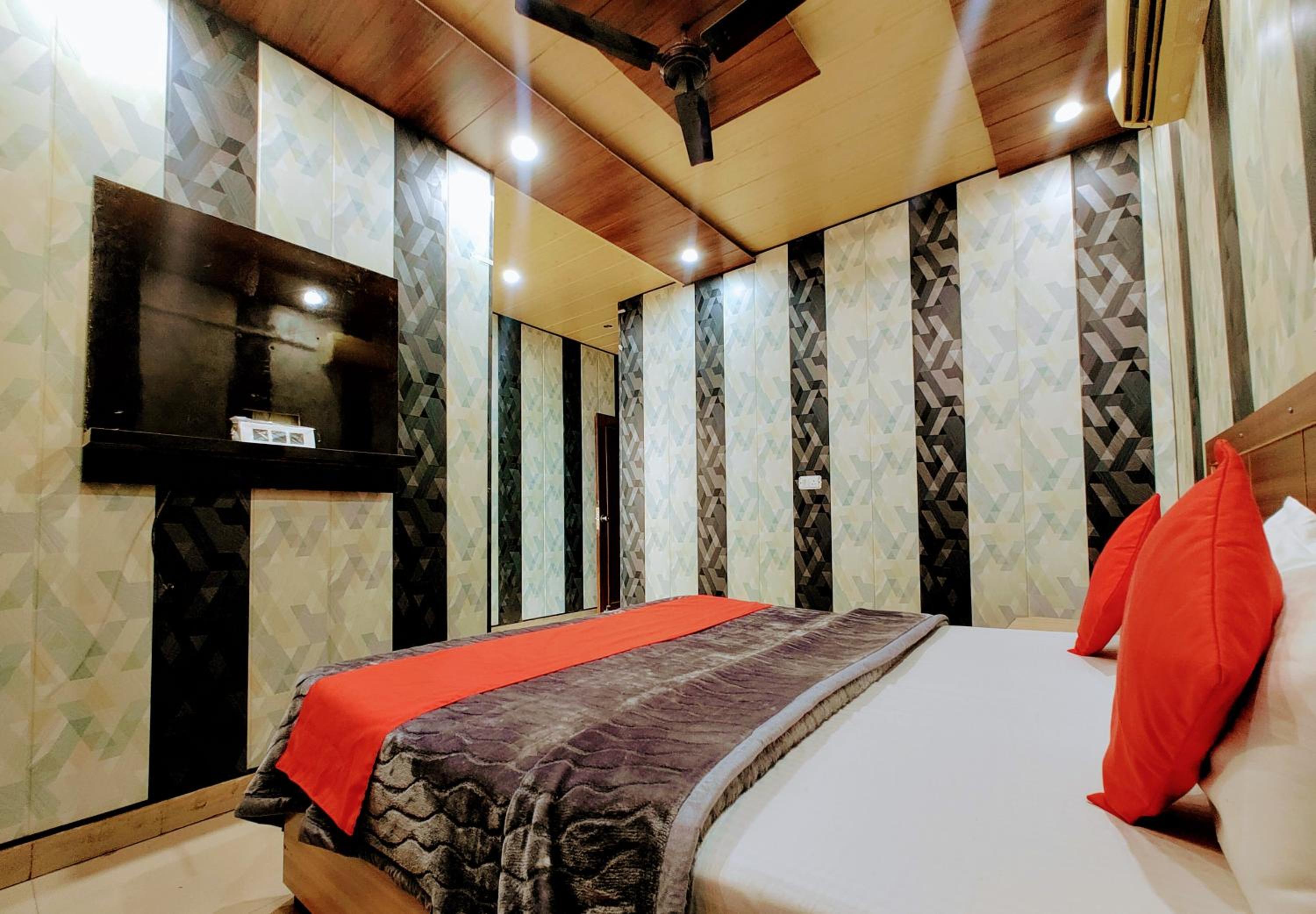 Deluxe Room - Photo 3