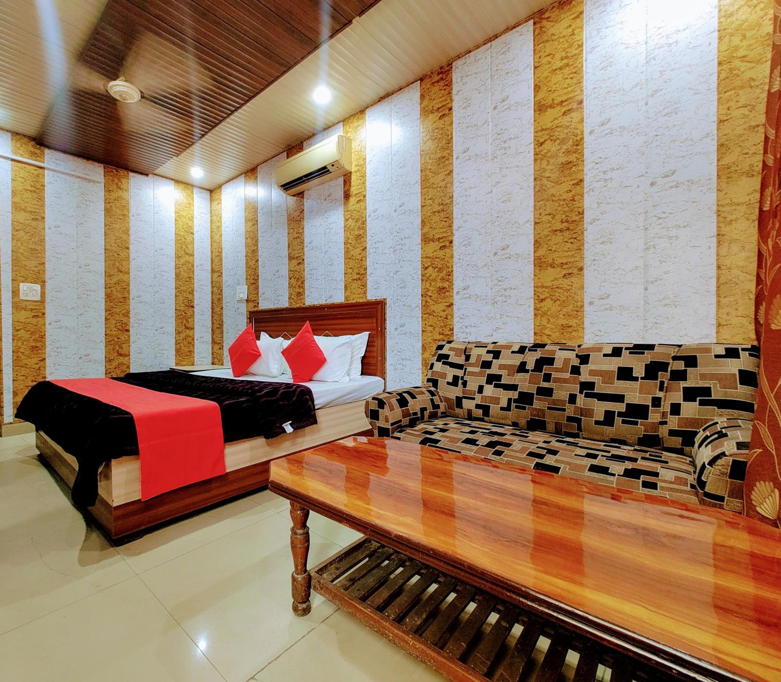 Deluxe Room - Photo 1